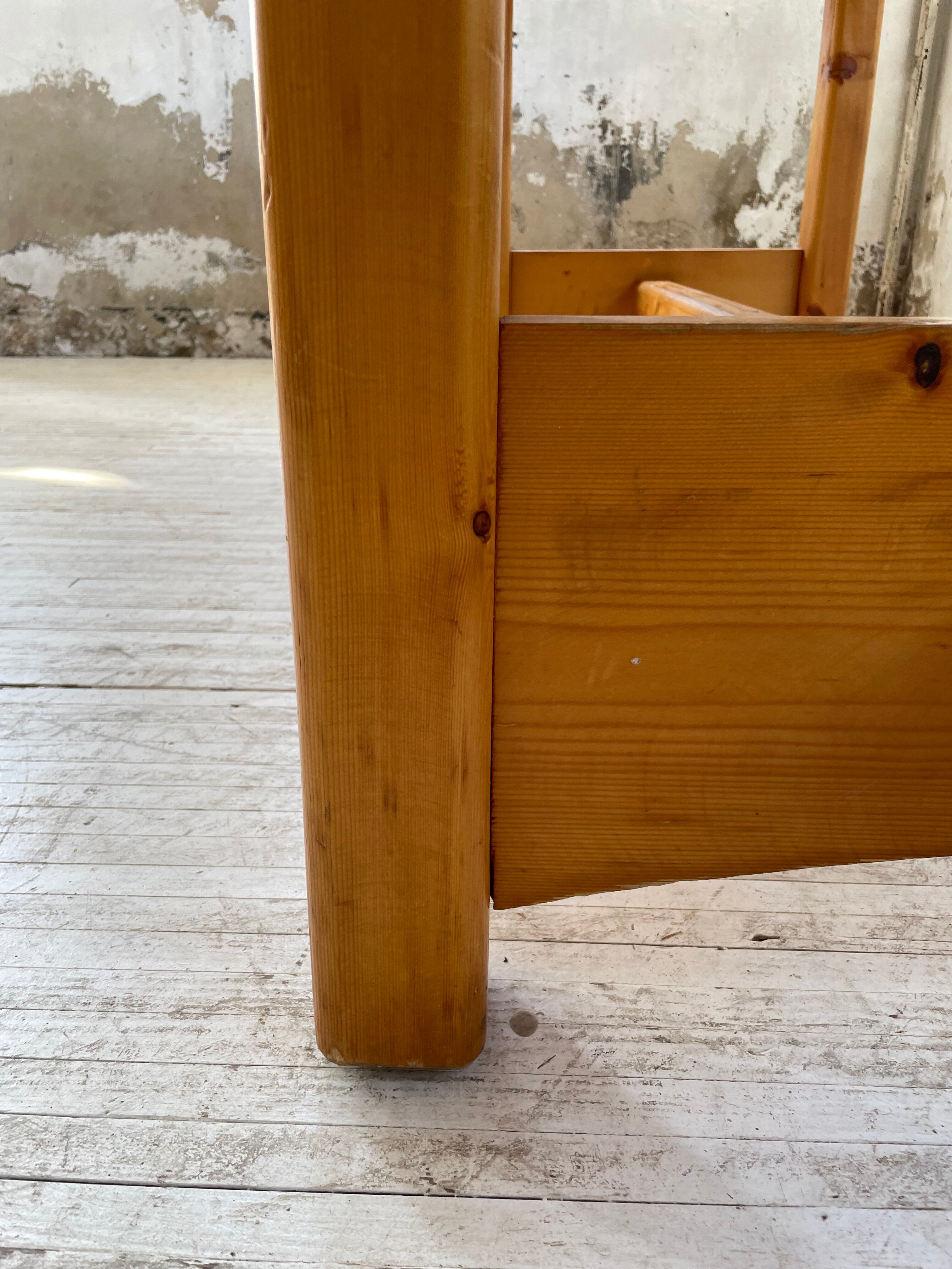 Mountain furniture table in pine 2m