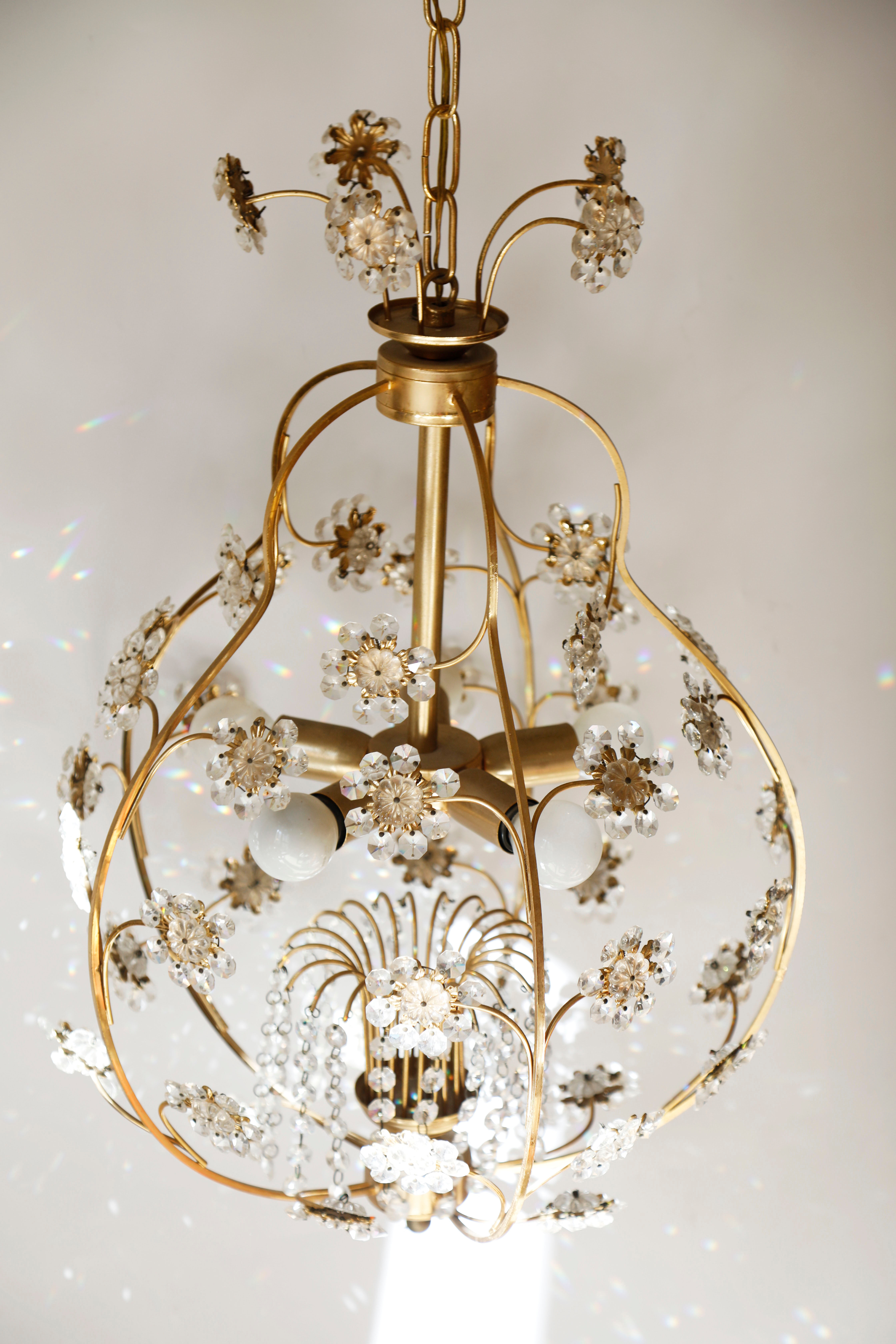 Lustre cage flowers of glass stamps