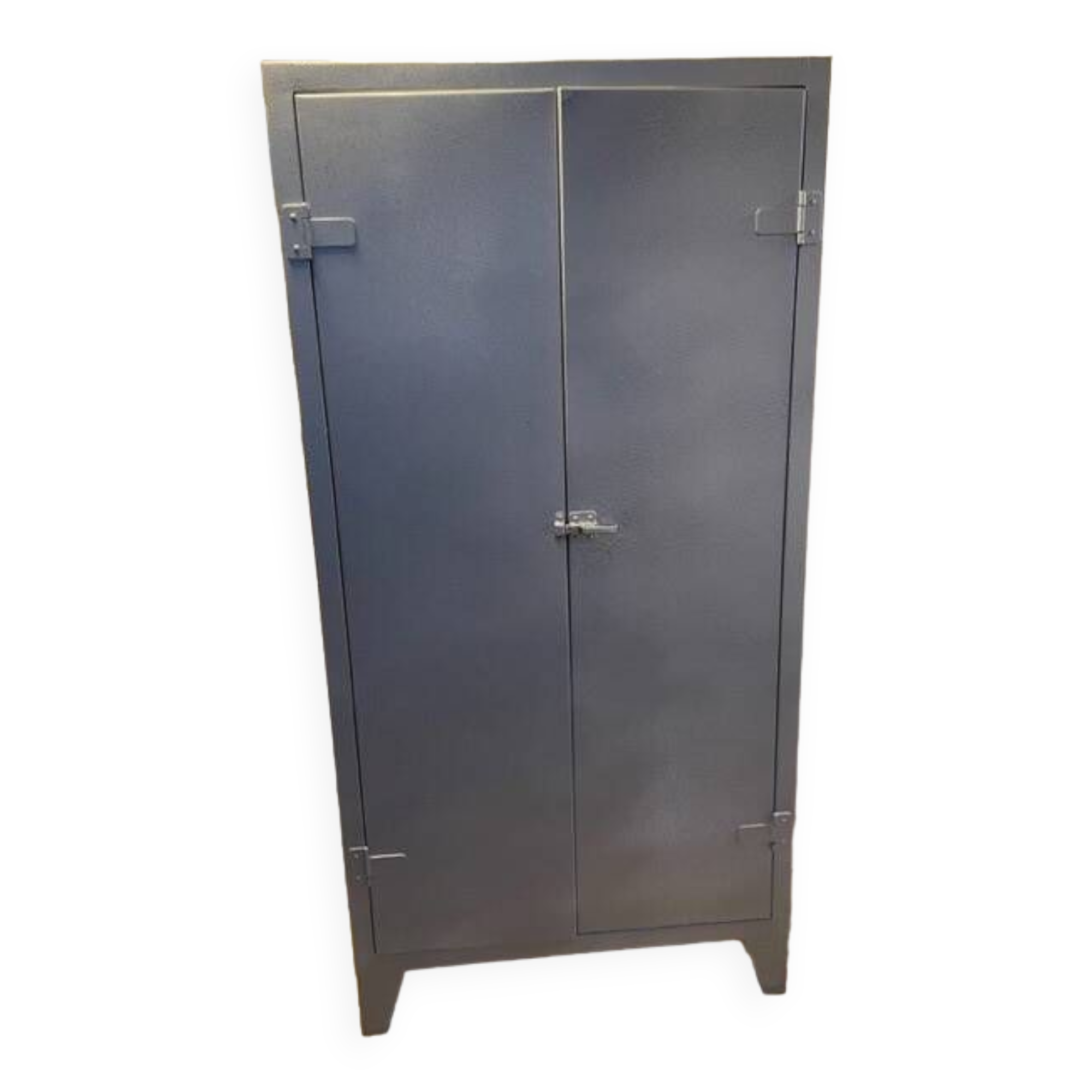 Metal workshop cabinet