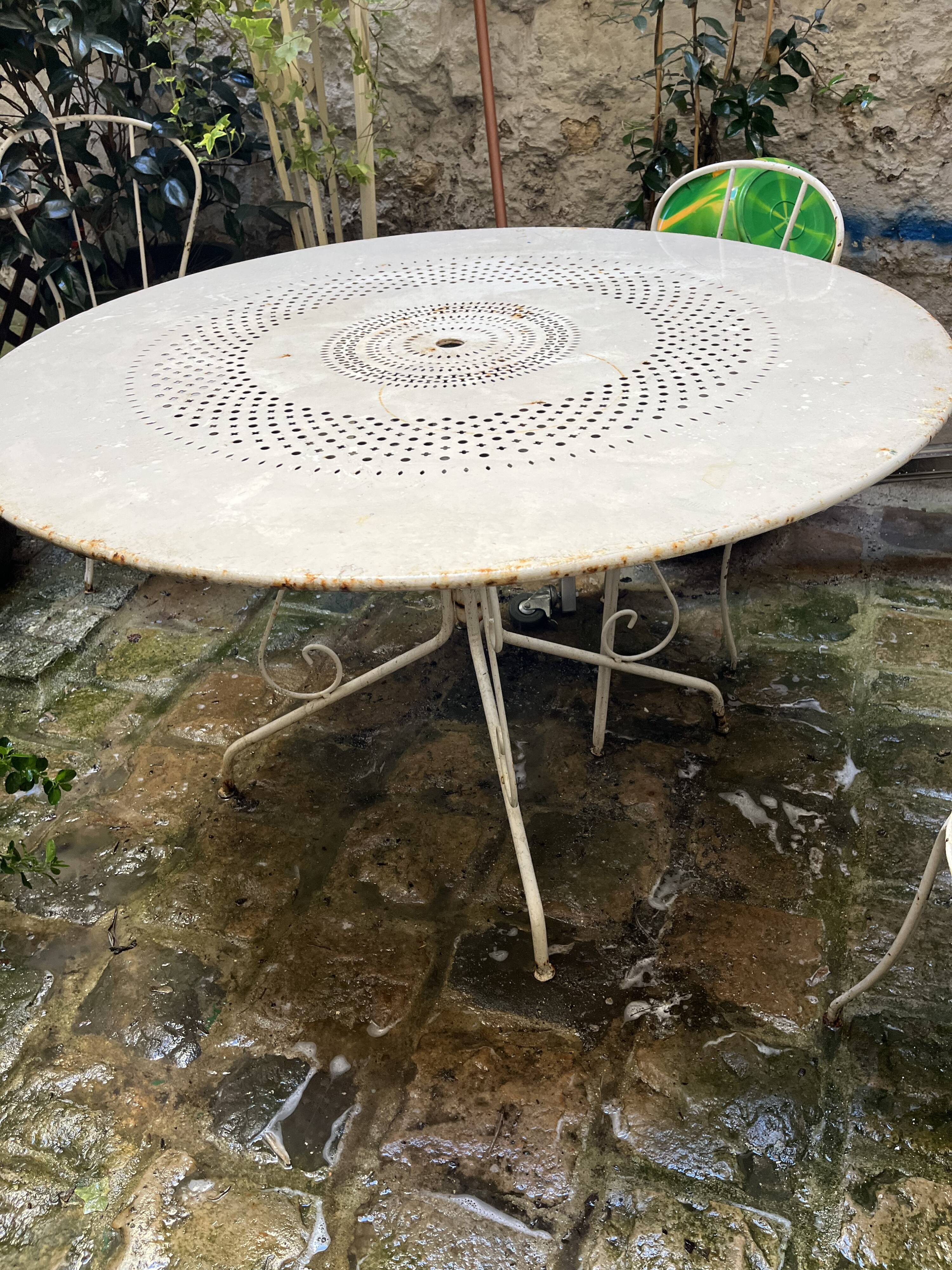 Garden table + 6 antique chairs