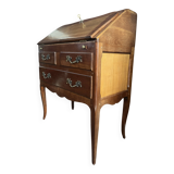 Slope desk / hump desk