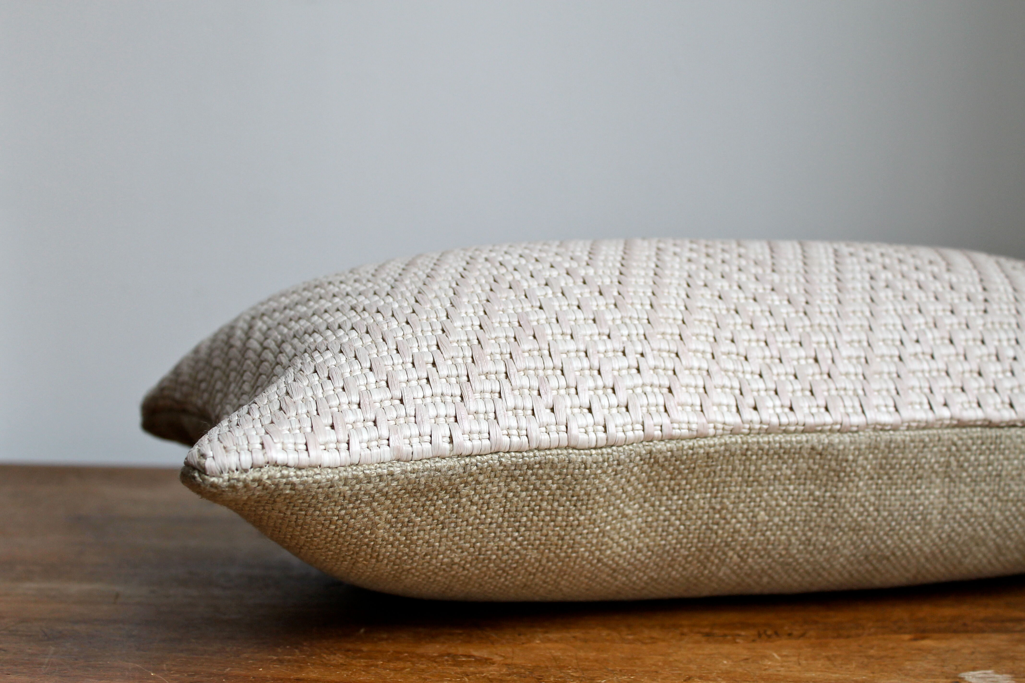 Rectangle cushion double sided rafia/lin