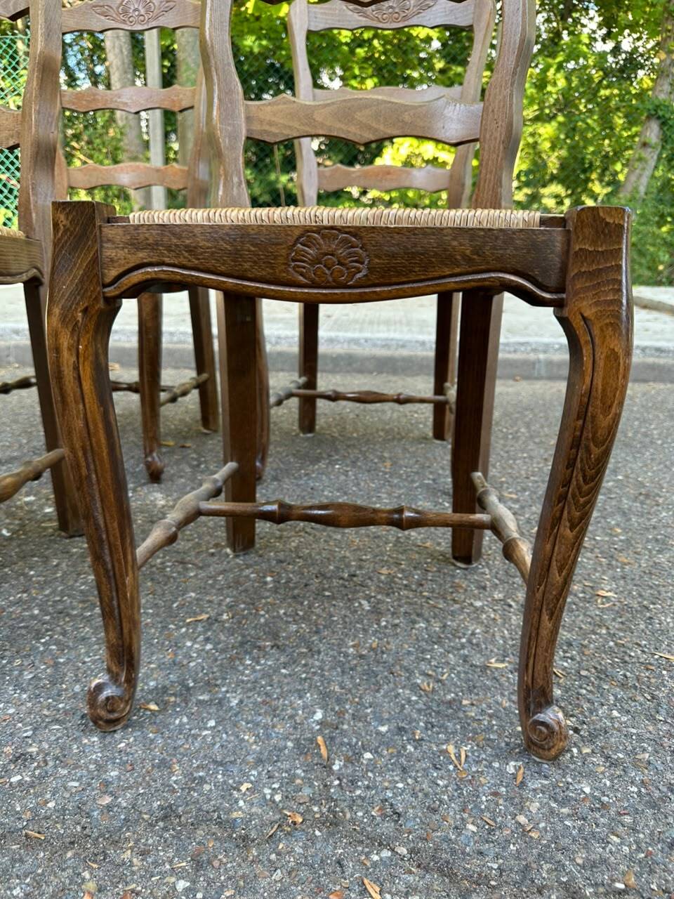 Set of 4 vintage BAUMANN chairs in oak and straw – Authentic