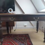 Flat desk