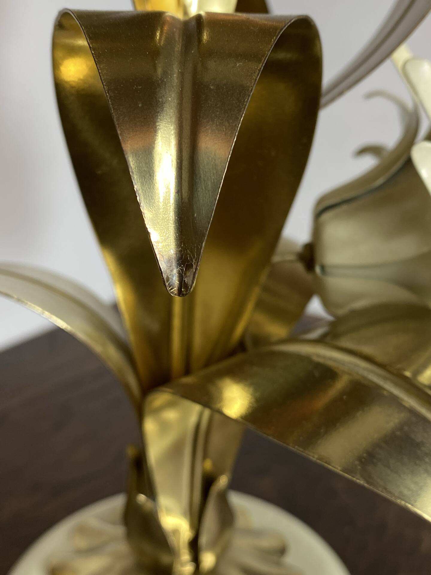 Lampe en laiton, métal et nacre