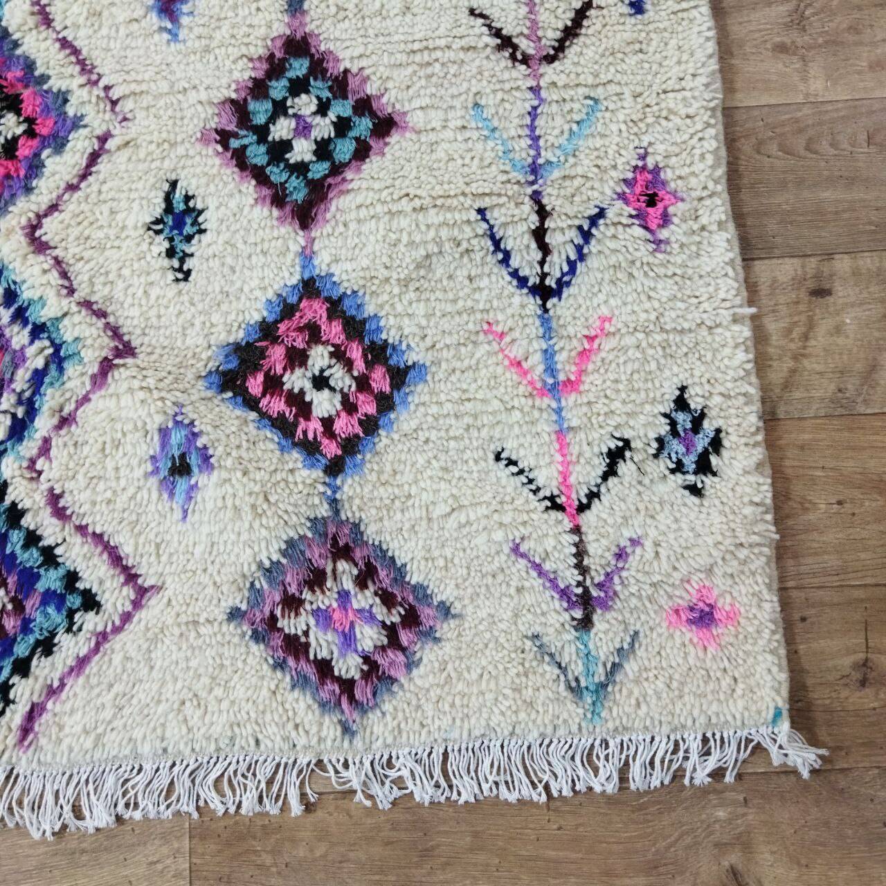 Handmade moroccan berber rug 217 x 117 cm