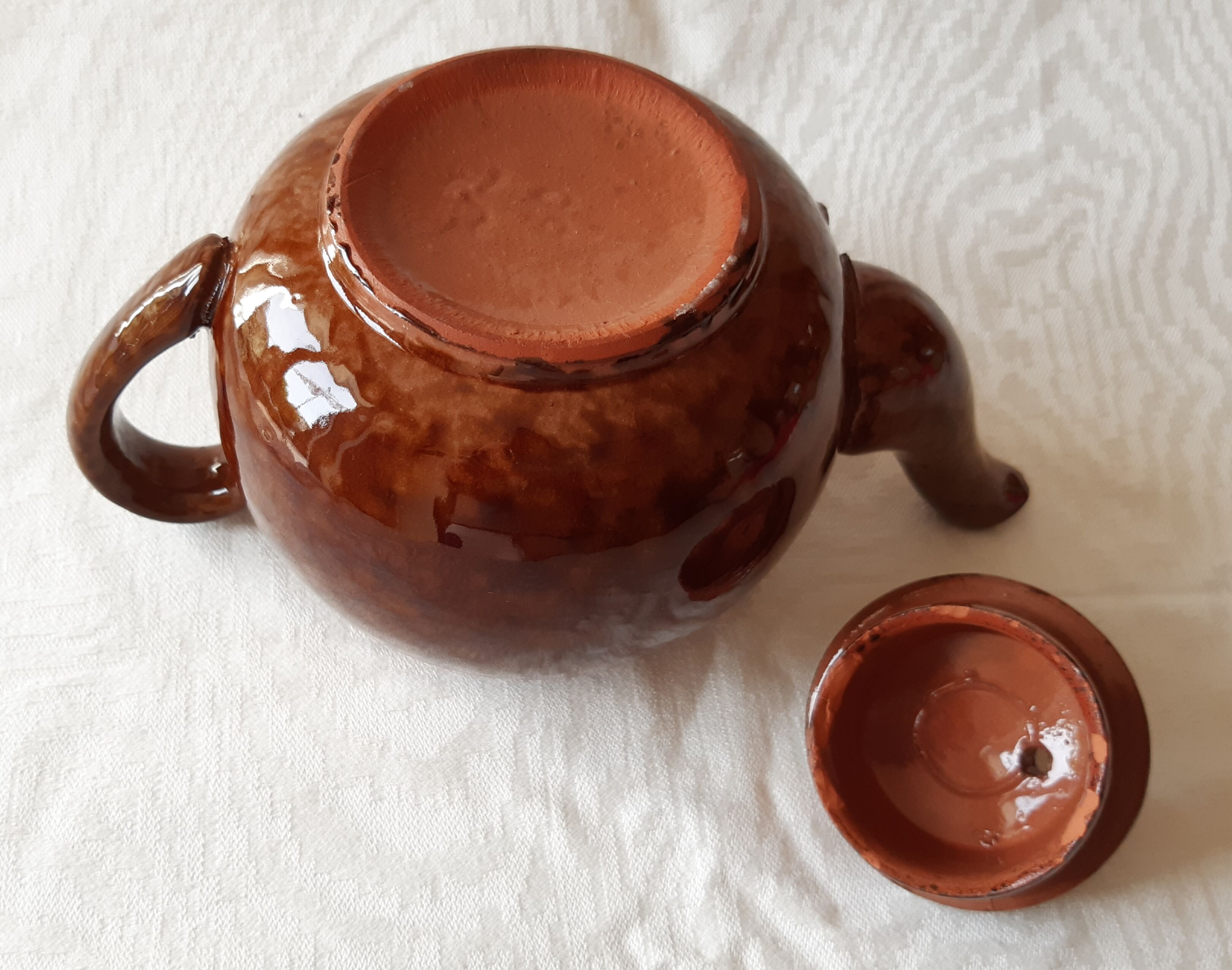 Art deco style teapot