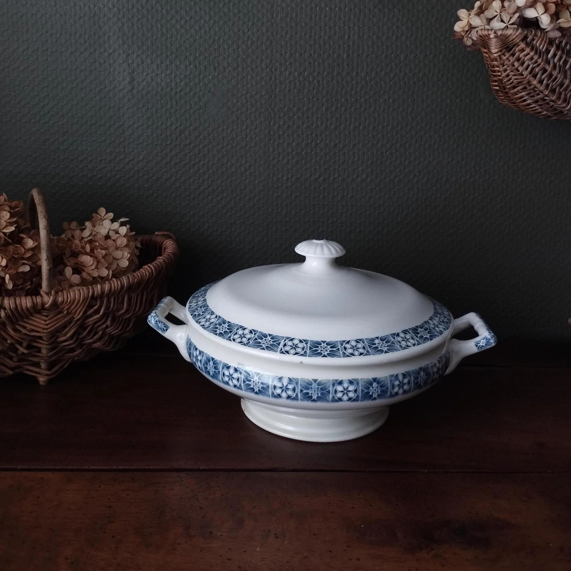 Longchamp "René" ironstone soup tureen