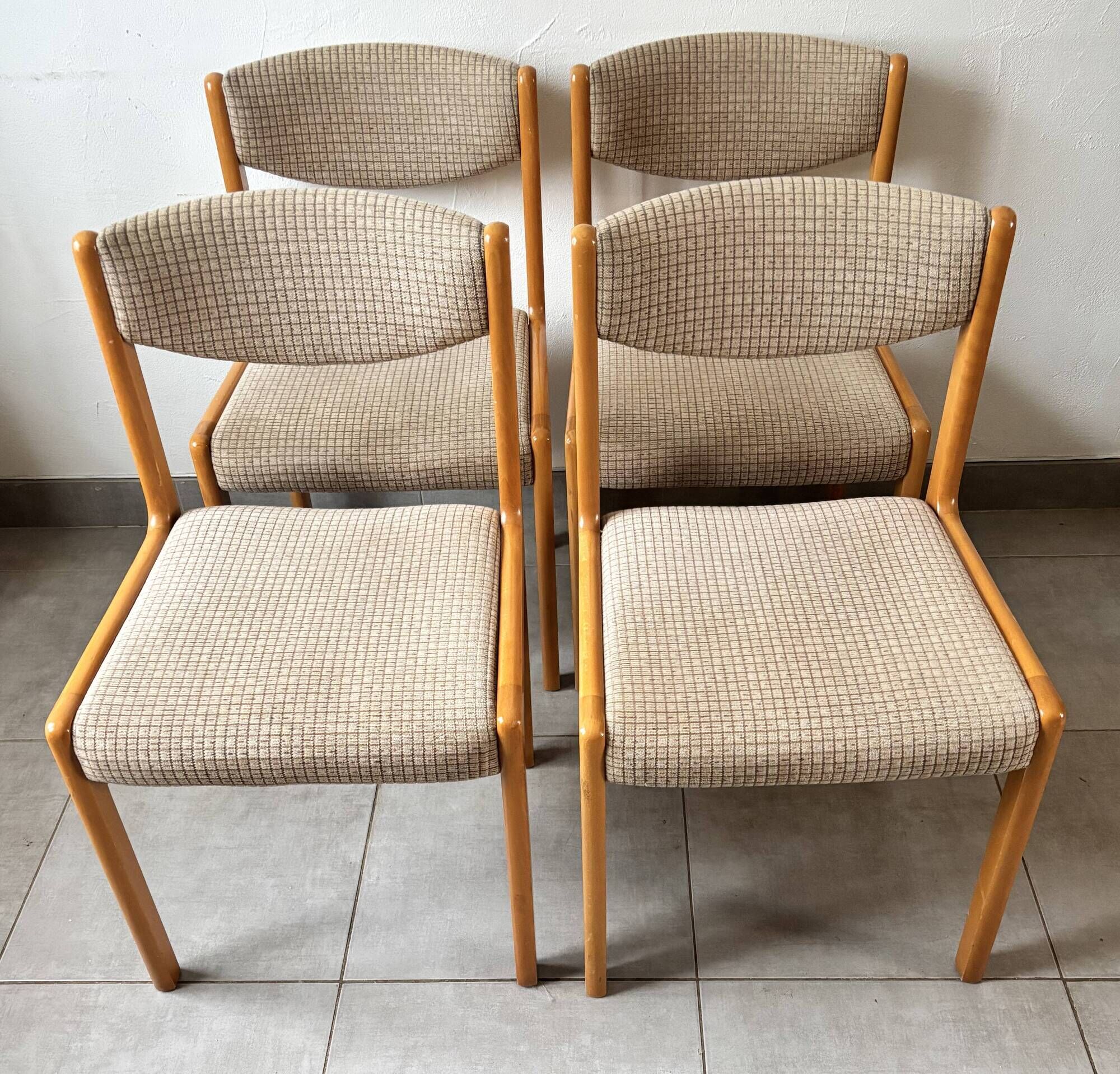 Set of 4 Scandinavian Baumann chairs in solid elm – 1970s