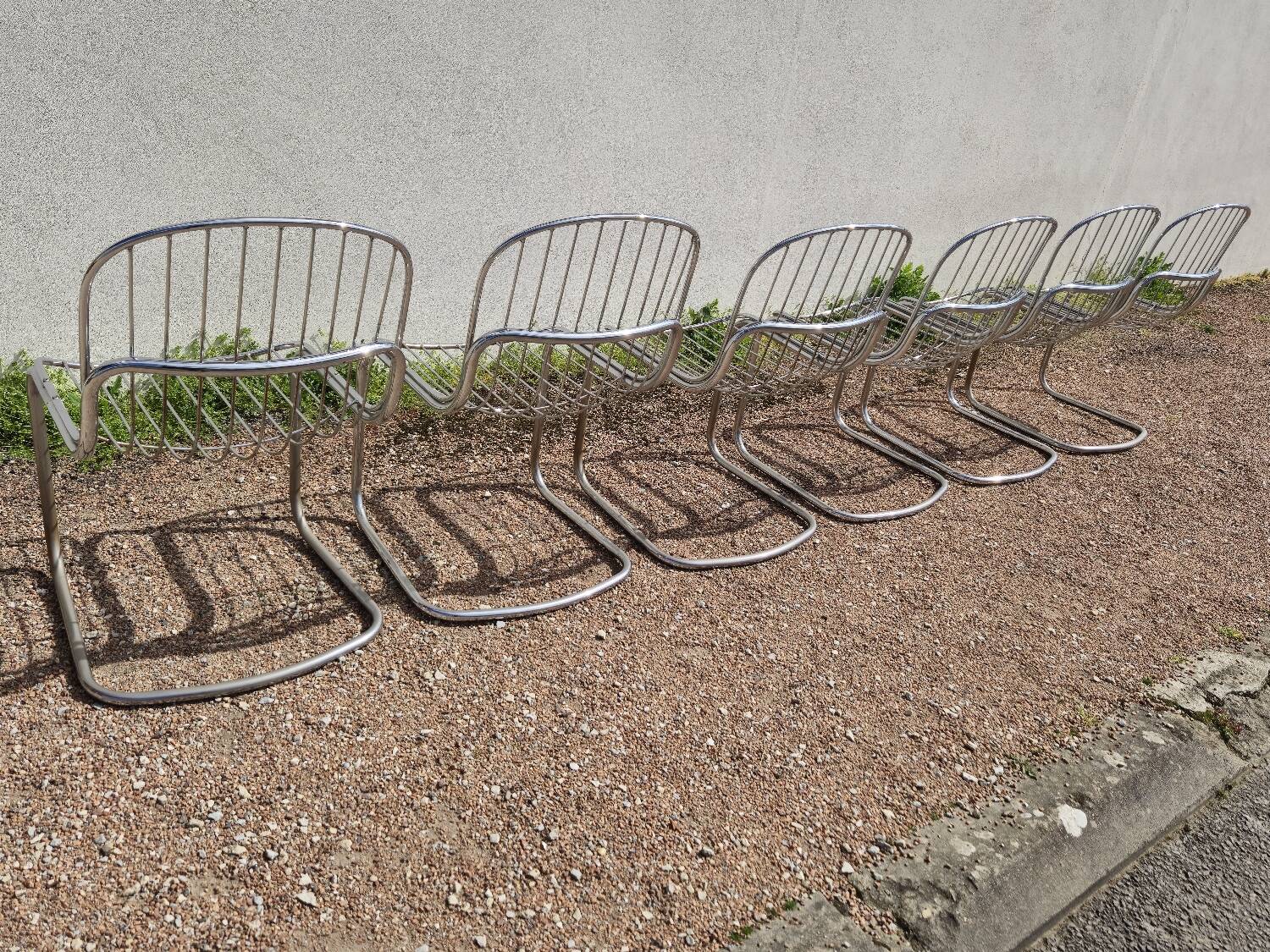 Set of 6 chrome metal design chairs from the 1970s.