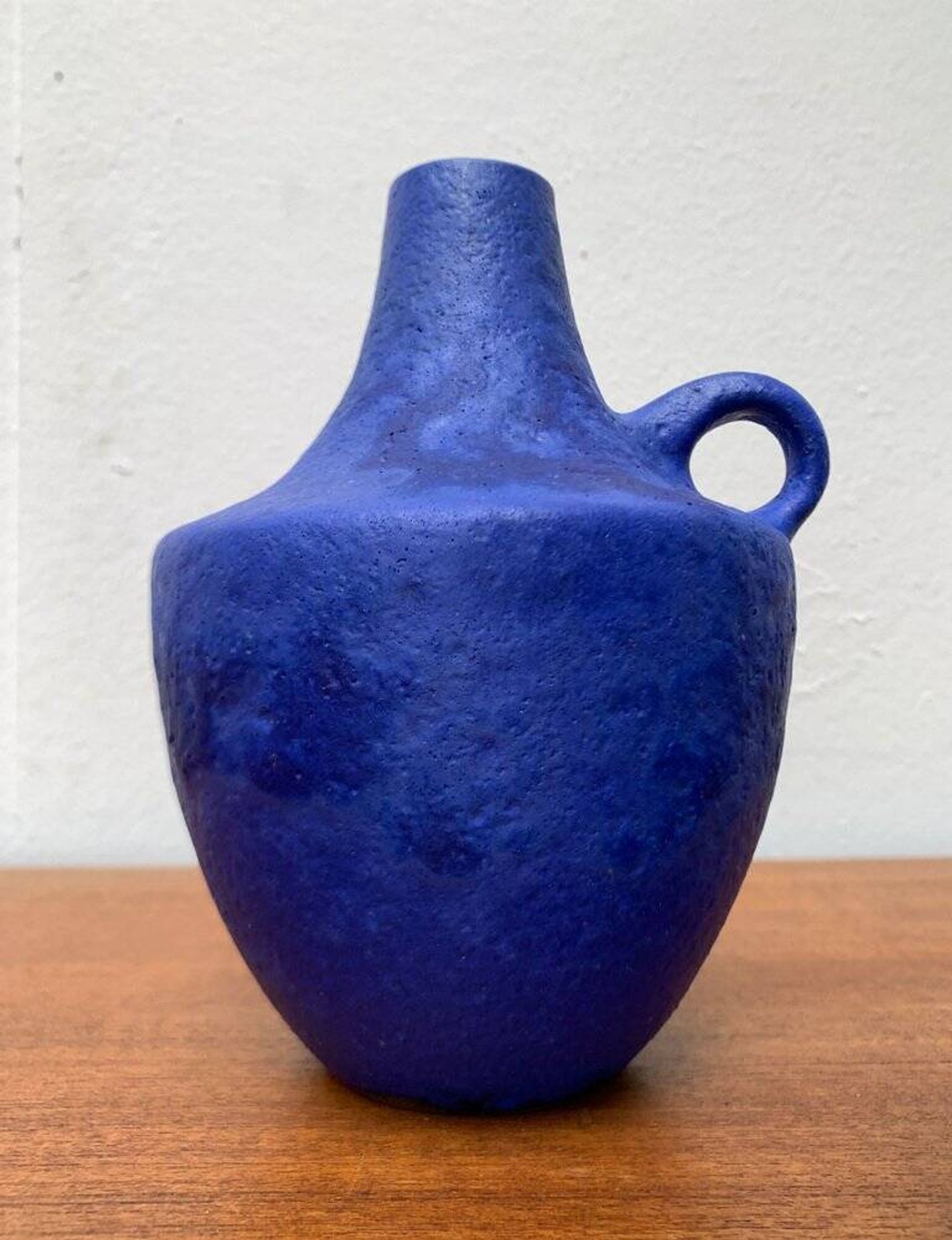Mid-century German minimalist cobalt blue vases by Hartwig Heyne Pottery, 1960s, set of 3.