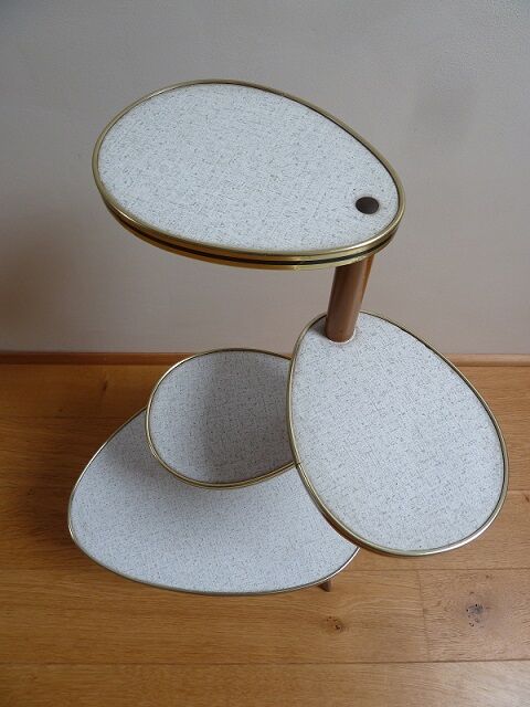 tripod plant holder table