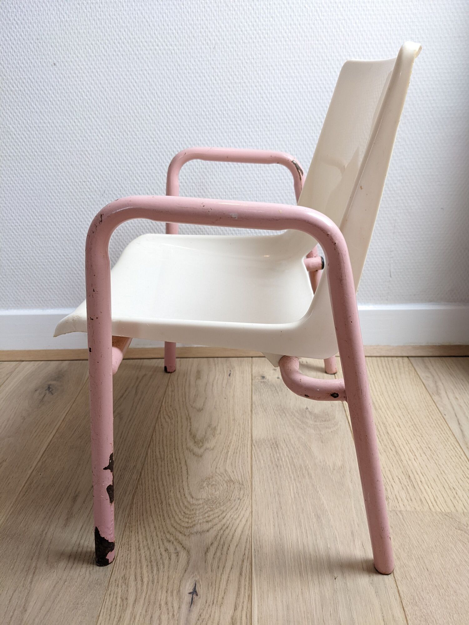 Retro vintage armchair child metal and plastic spirit school mullca