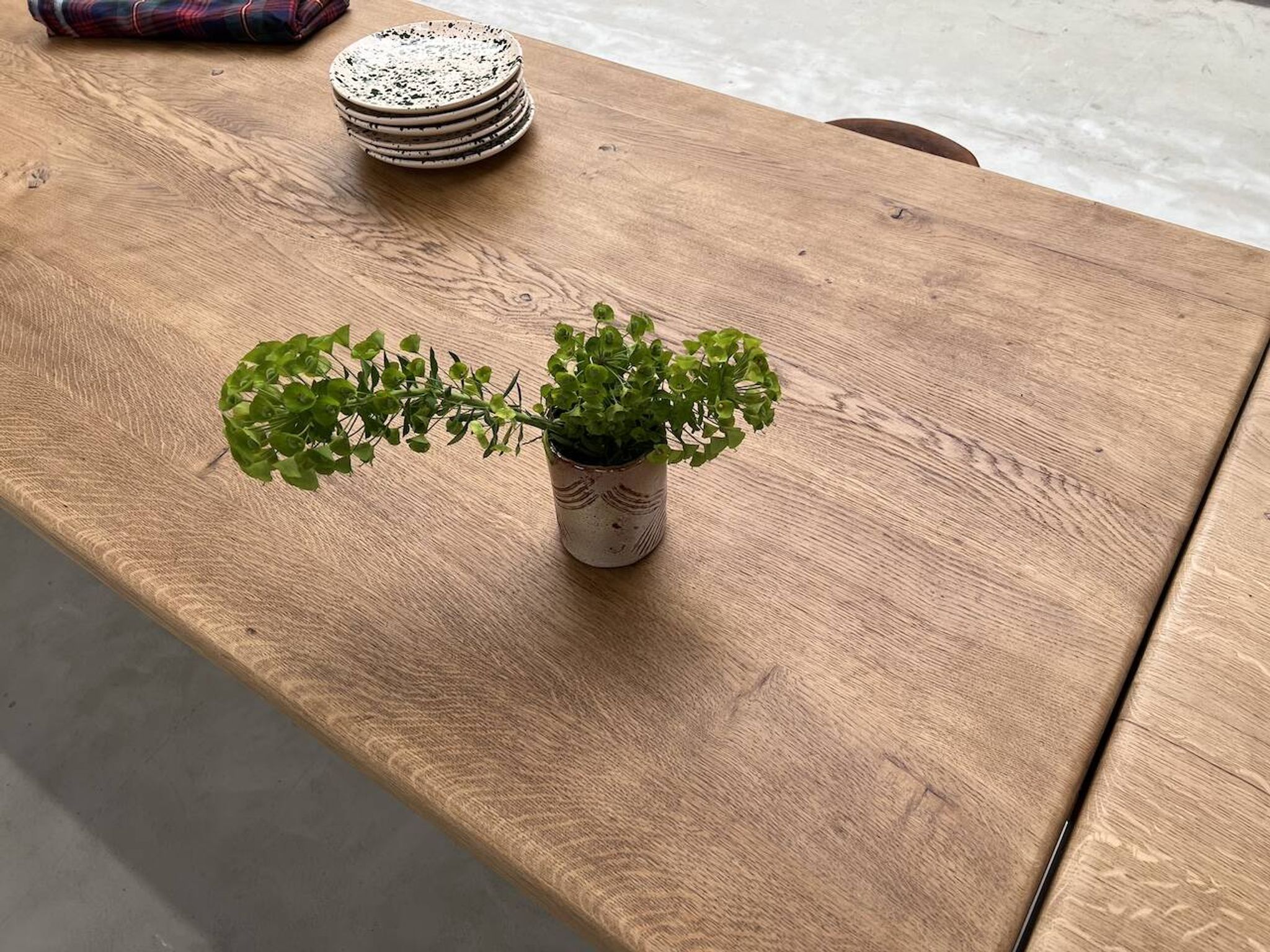 Large farm table from the 60s, in solid oak, with extensions