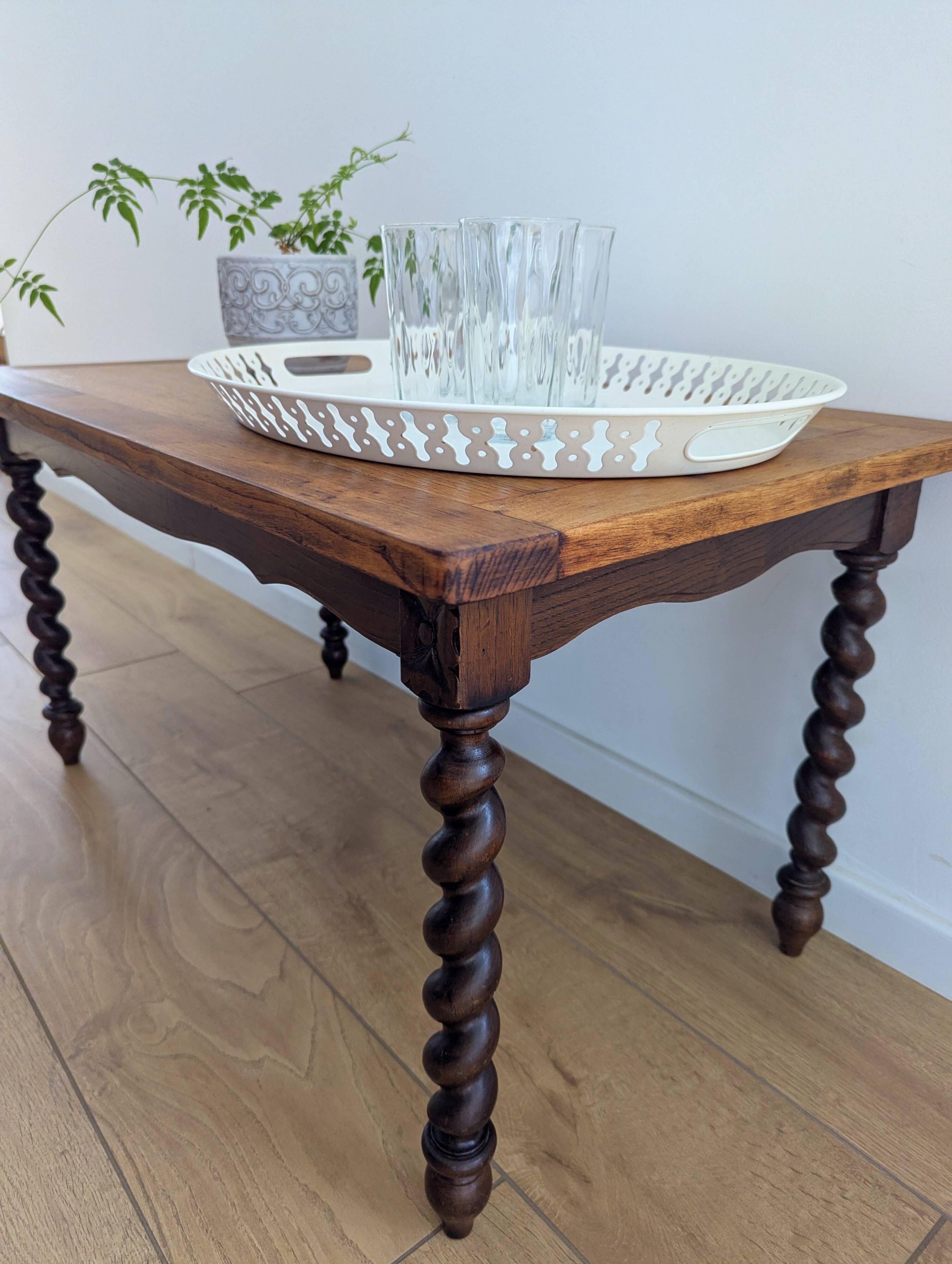 Solid wood coffee table with carved twisted legs