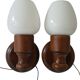 Ensemble d'applique murale support bois et globe opaline blanche vintage