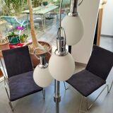 Lampadaire chromé à trois branches globes en opaline, années 70