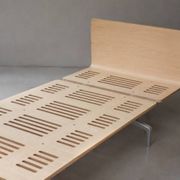 Legnoletto bed d'Alfredo Häberli modele LL4 par Alias, lit ou méridienne
