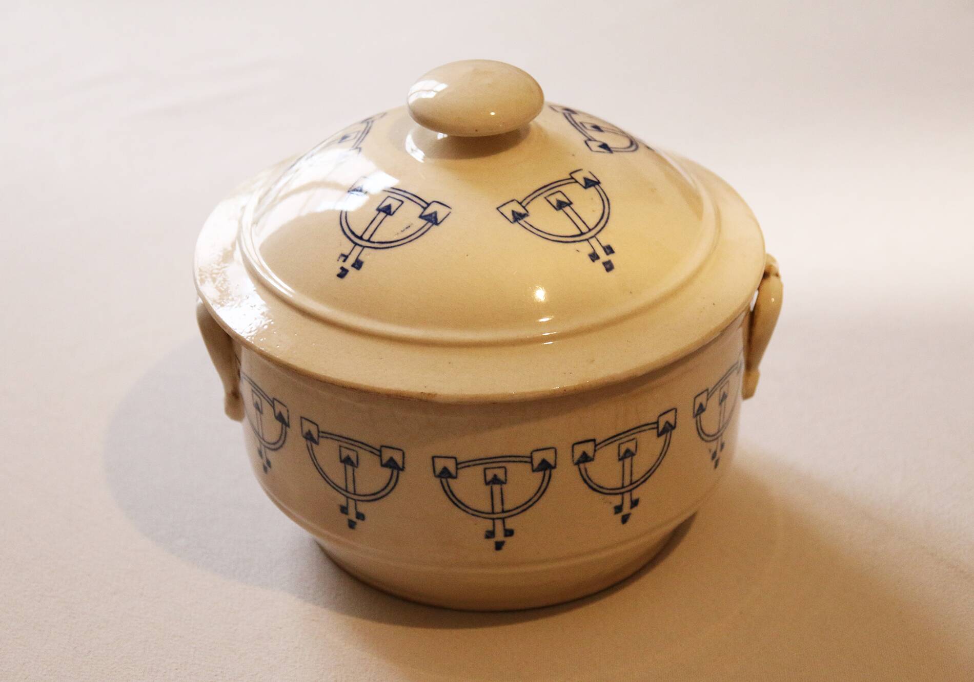 Vegetable soup tureen Saint-UZE Art Deco patterns