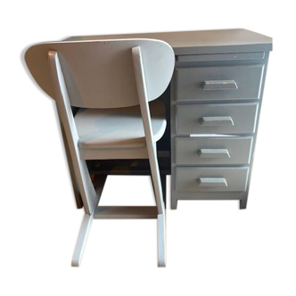 Accounting office and its roller chair from laurette's