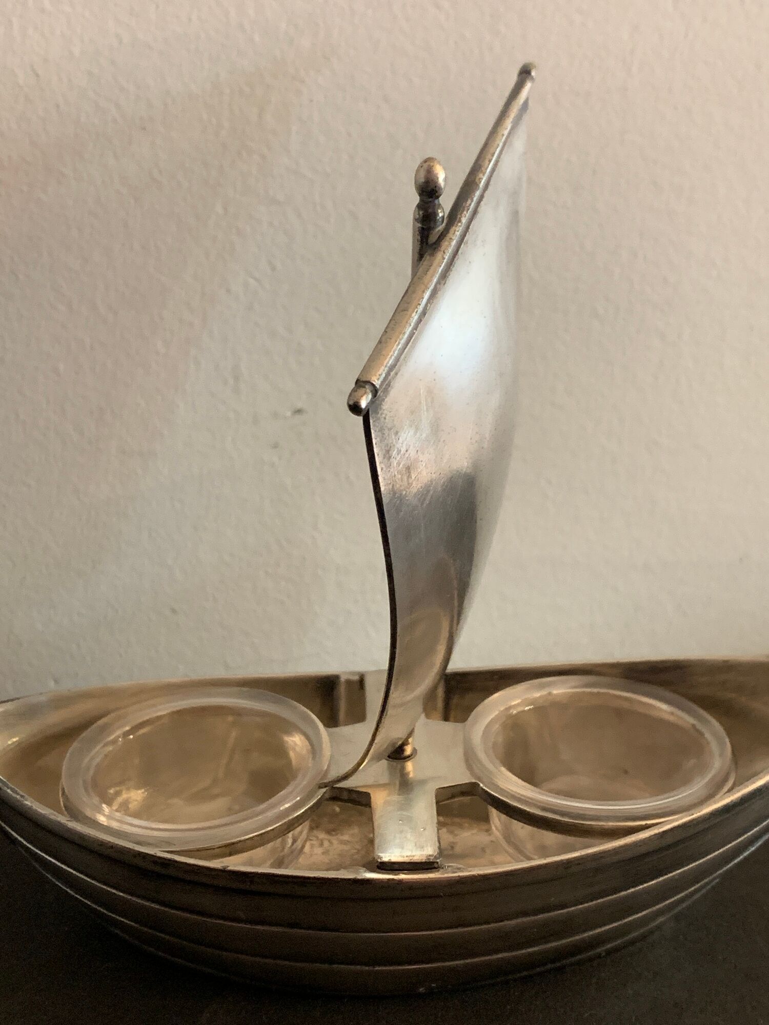 Gallia sailing art deco sailboat, in silver metal with Baccarat crystal salters