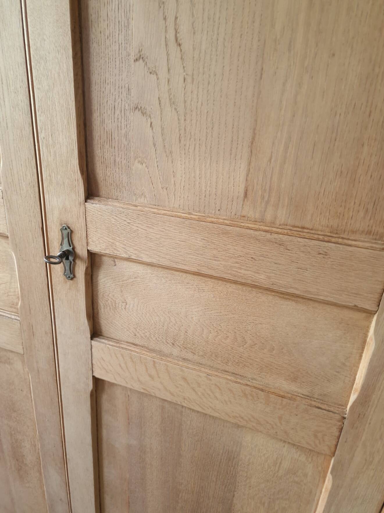 Armoire parisienne