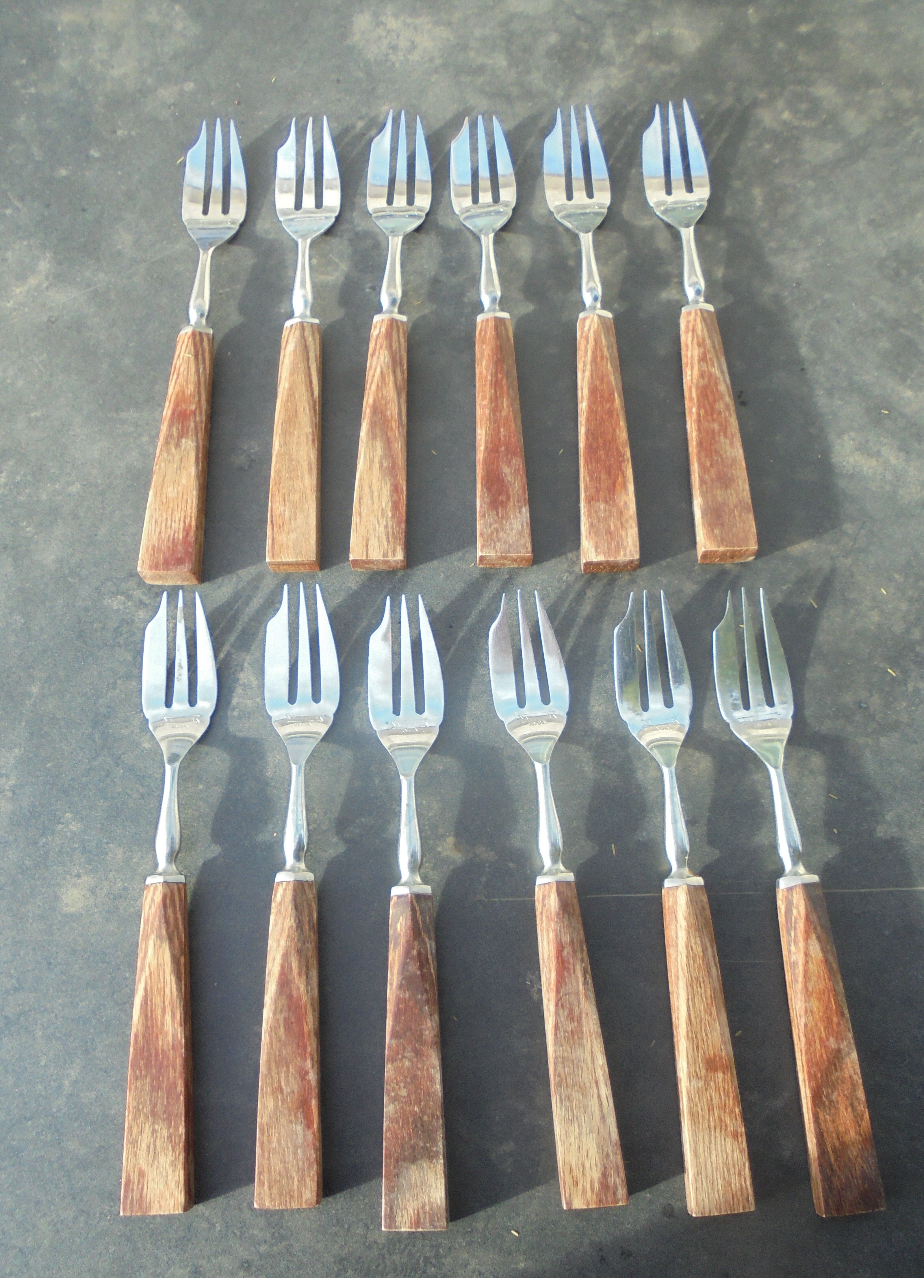 12 art deco dessert forks or desserts