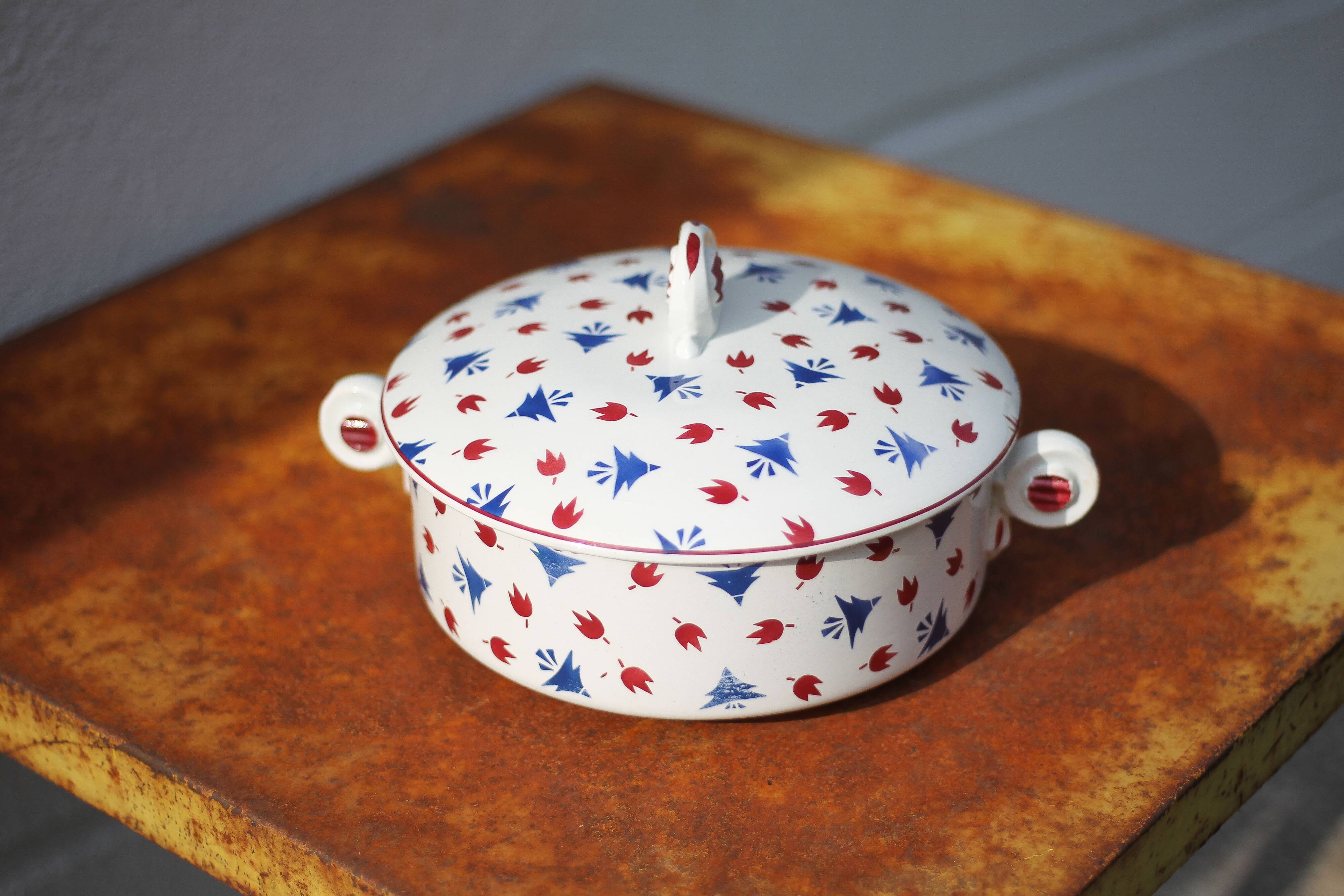 VF Paris Annam porcelain soup tureen, porcelain vegetable bowl