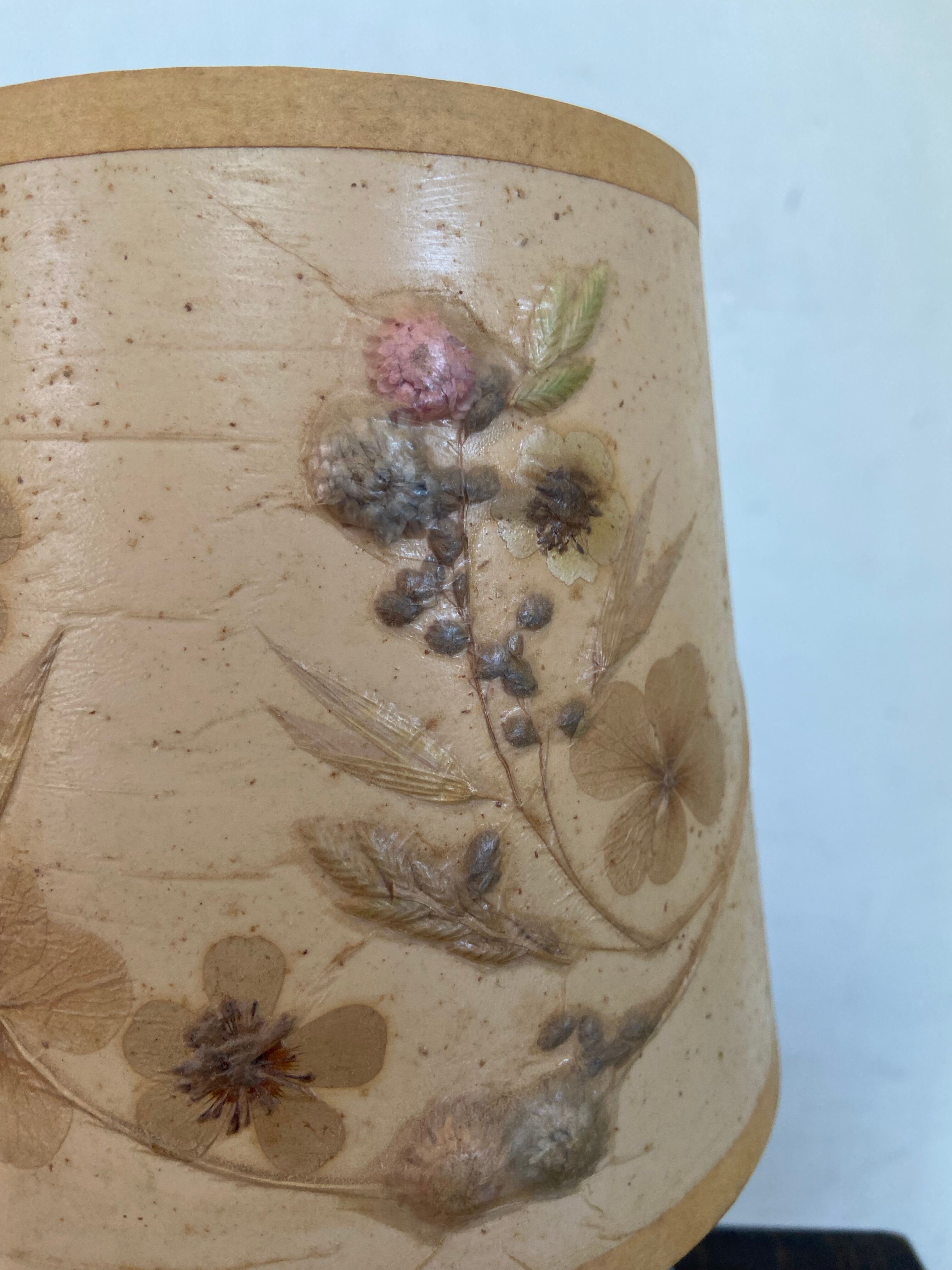 Table lamp in blue stoneware and vintage herbarium lampshade