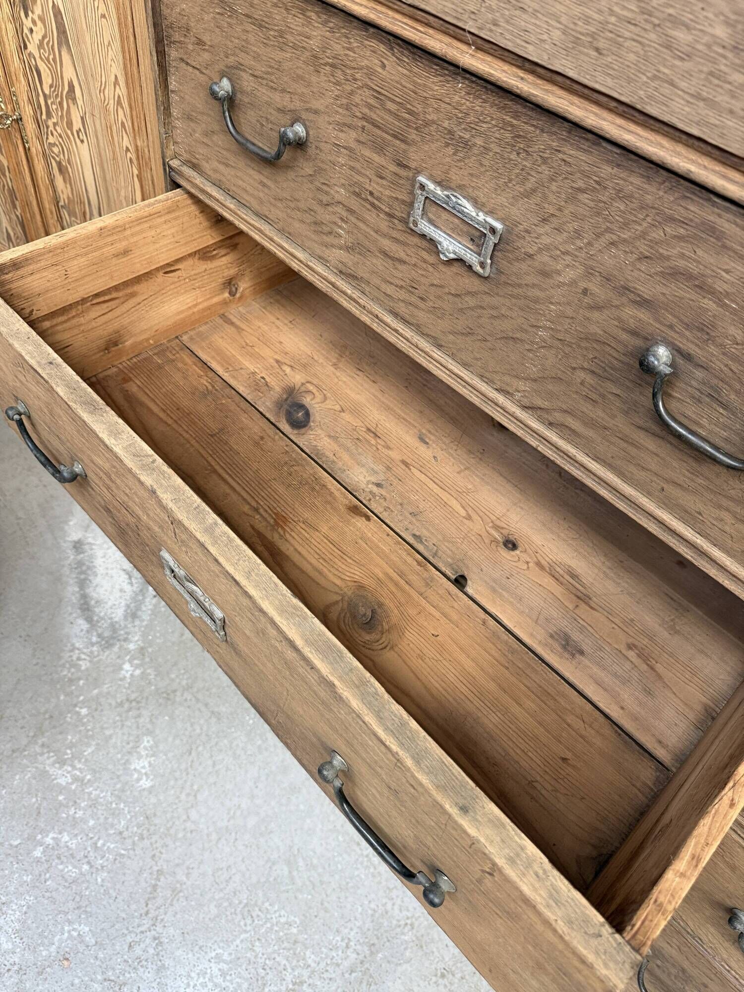 Large workshop cabinet with drawers (renovated)