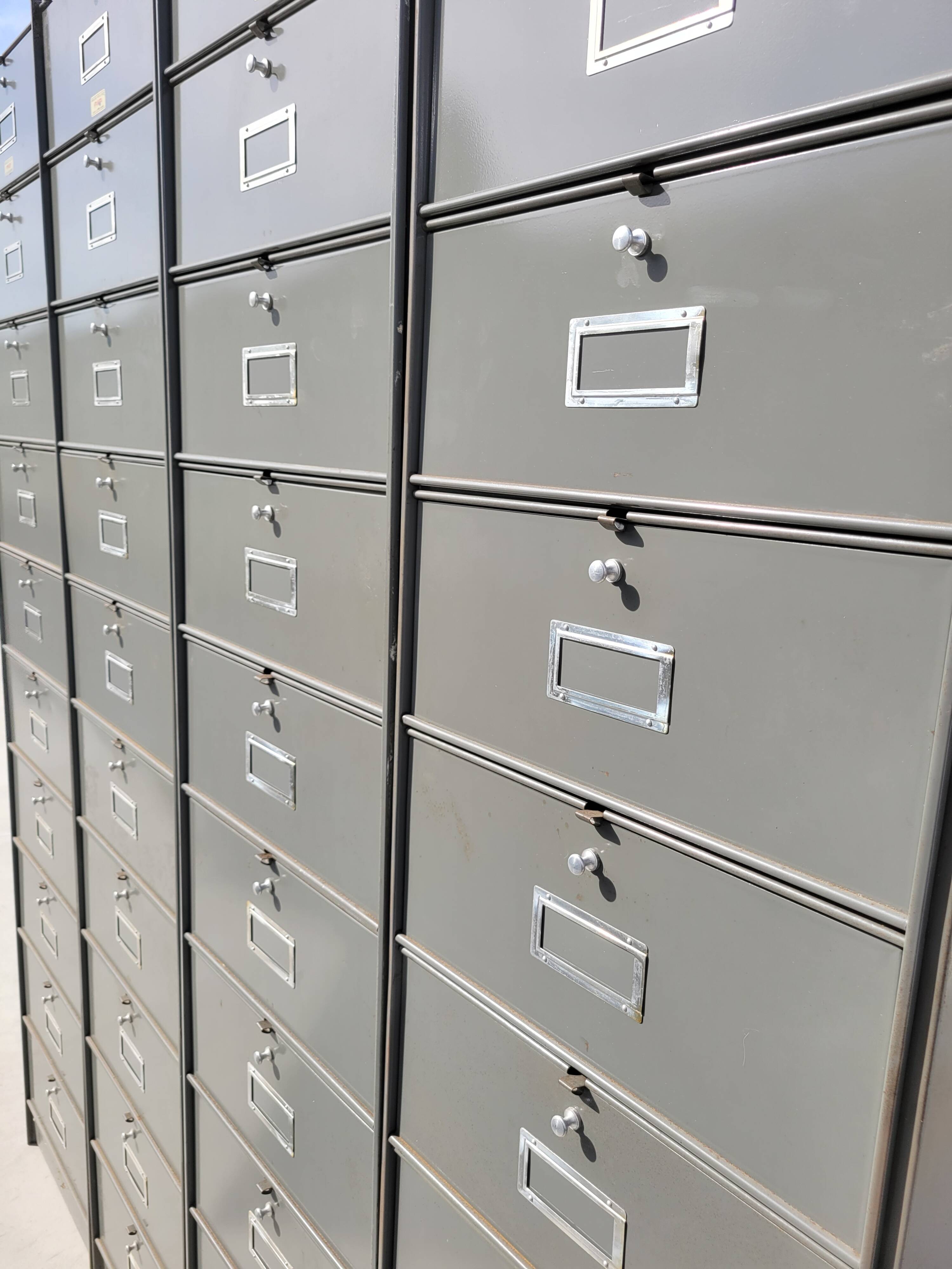 Set of 4 industrial column workshop furniture with Roneo flaps