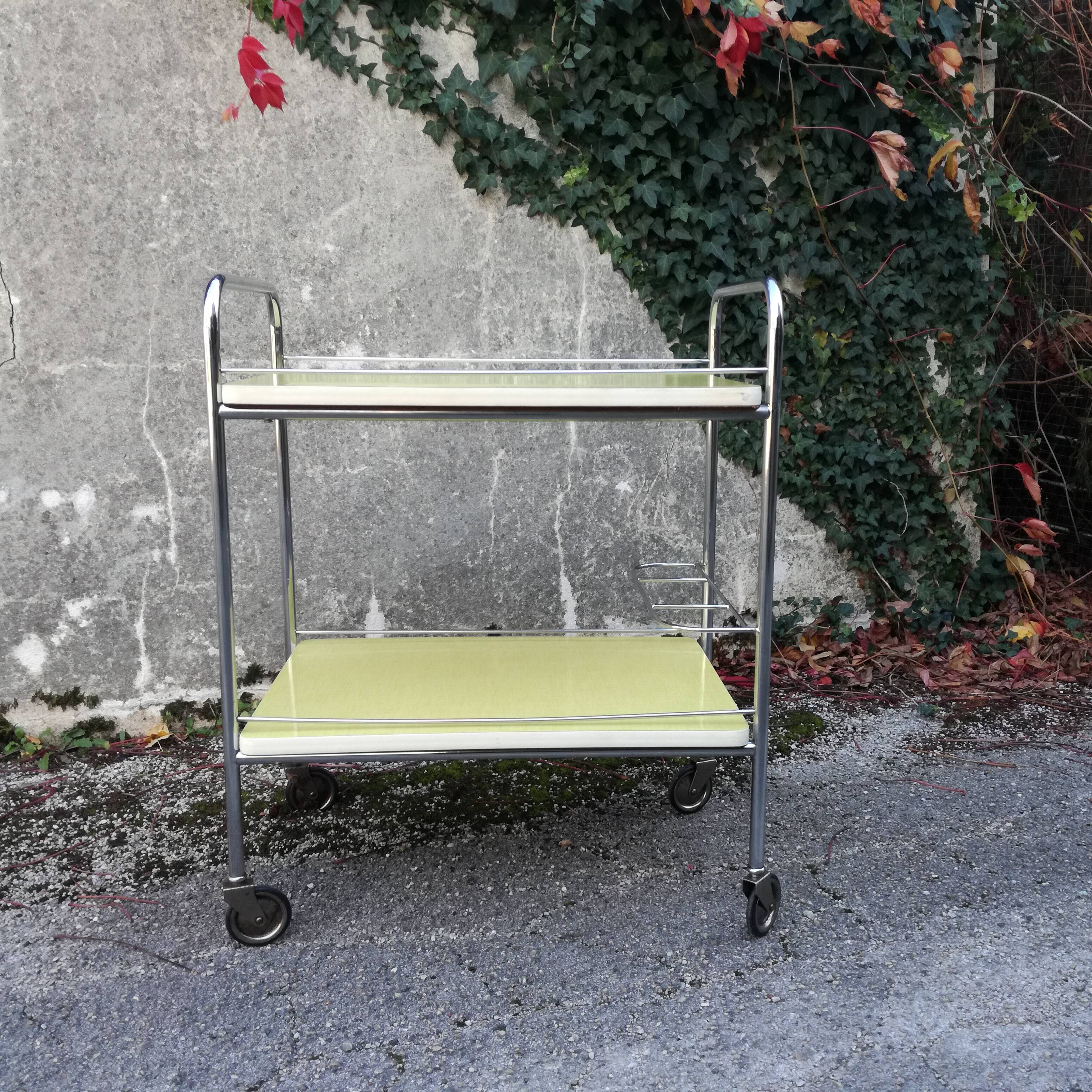 Bar service in yellow formica and white edges