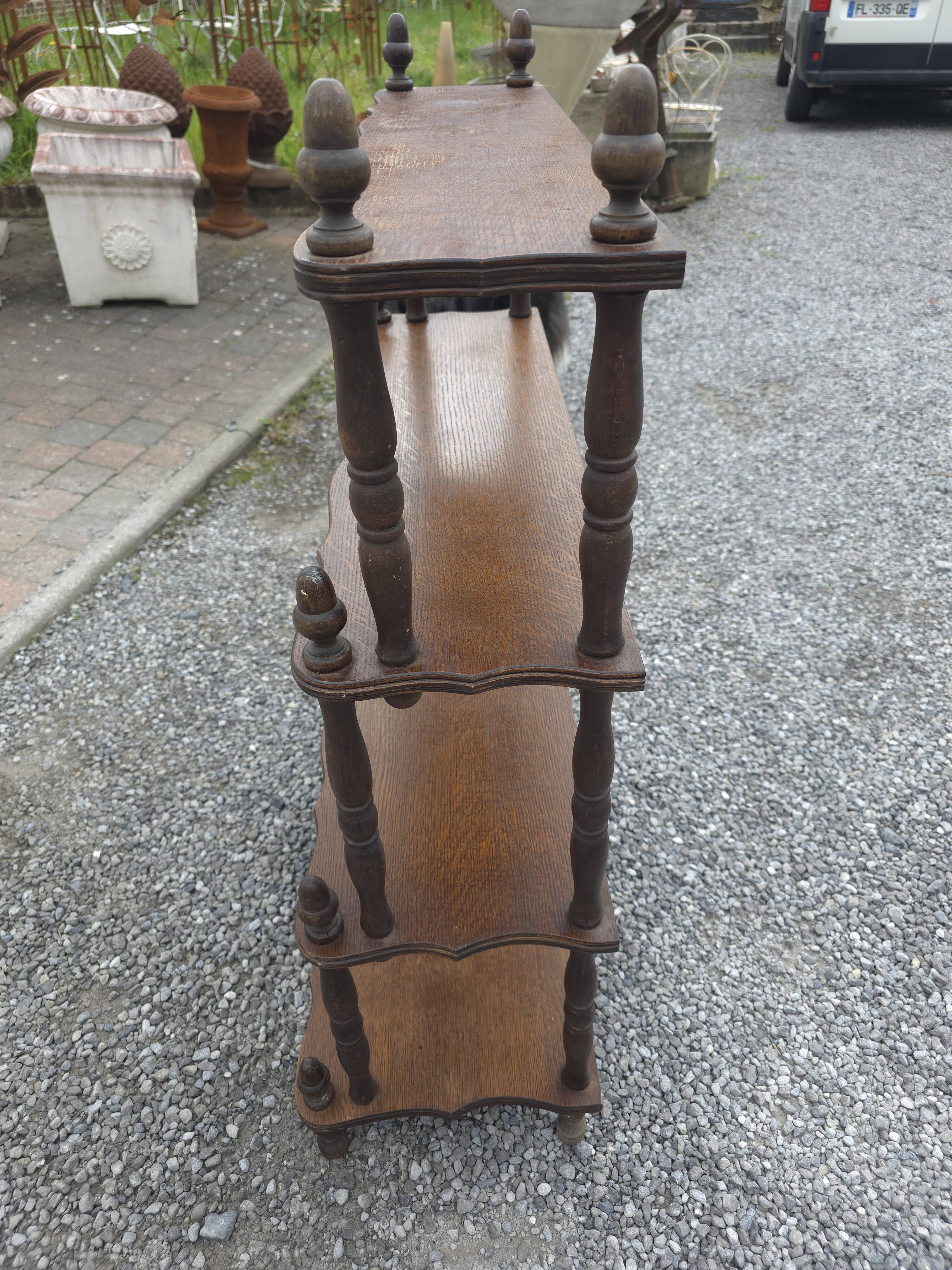 Étagère en chêne