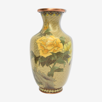 Vase in partitioned enamels decorated with butterflies and flowers