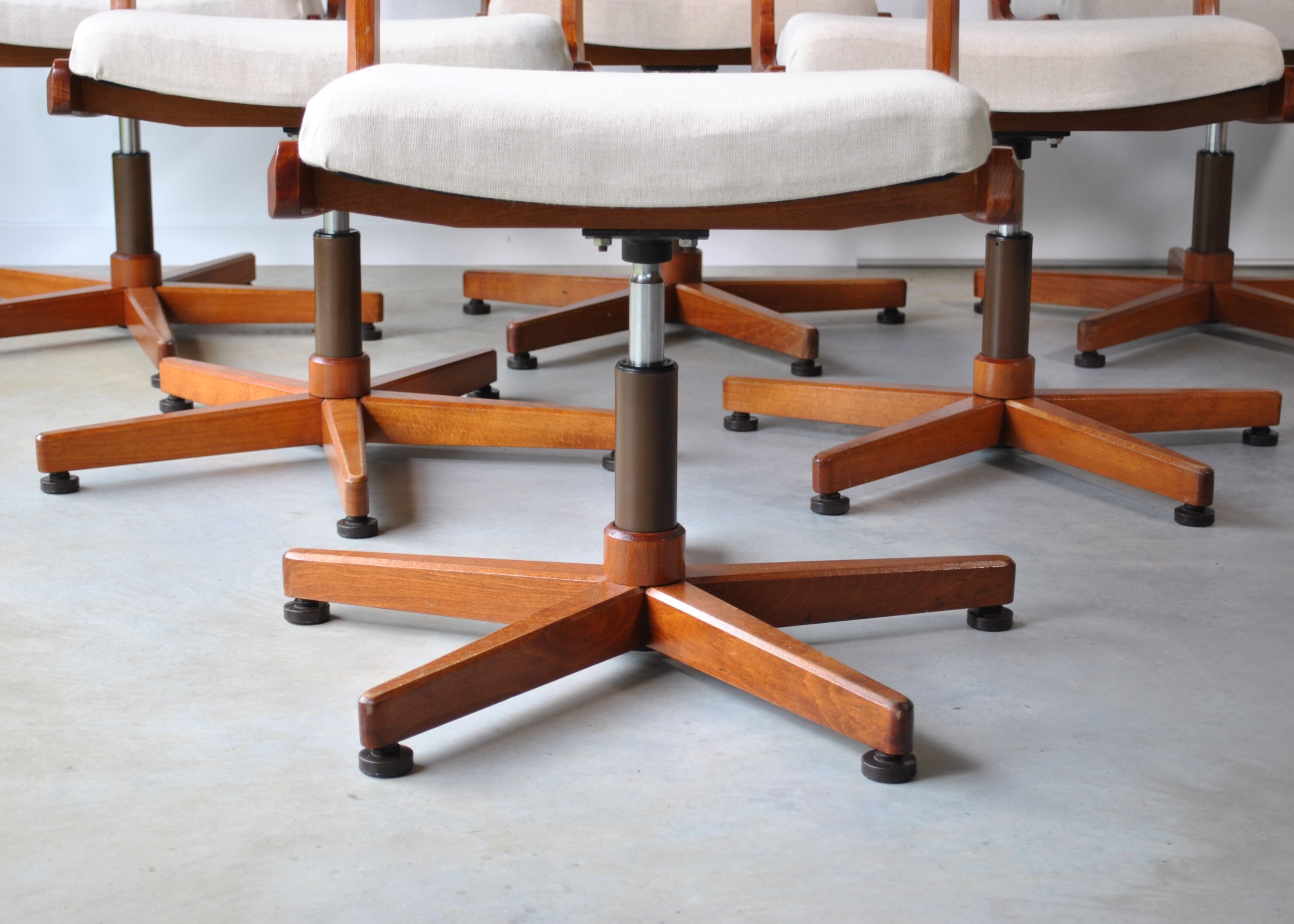 Armchair office conference 1970