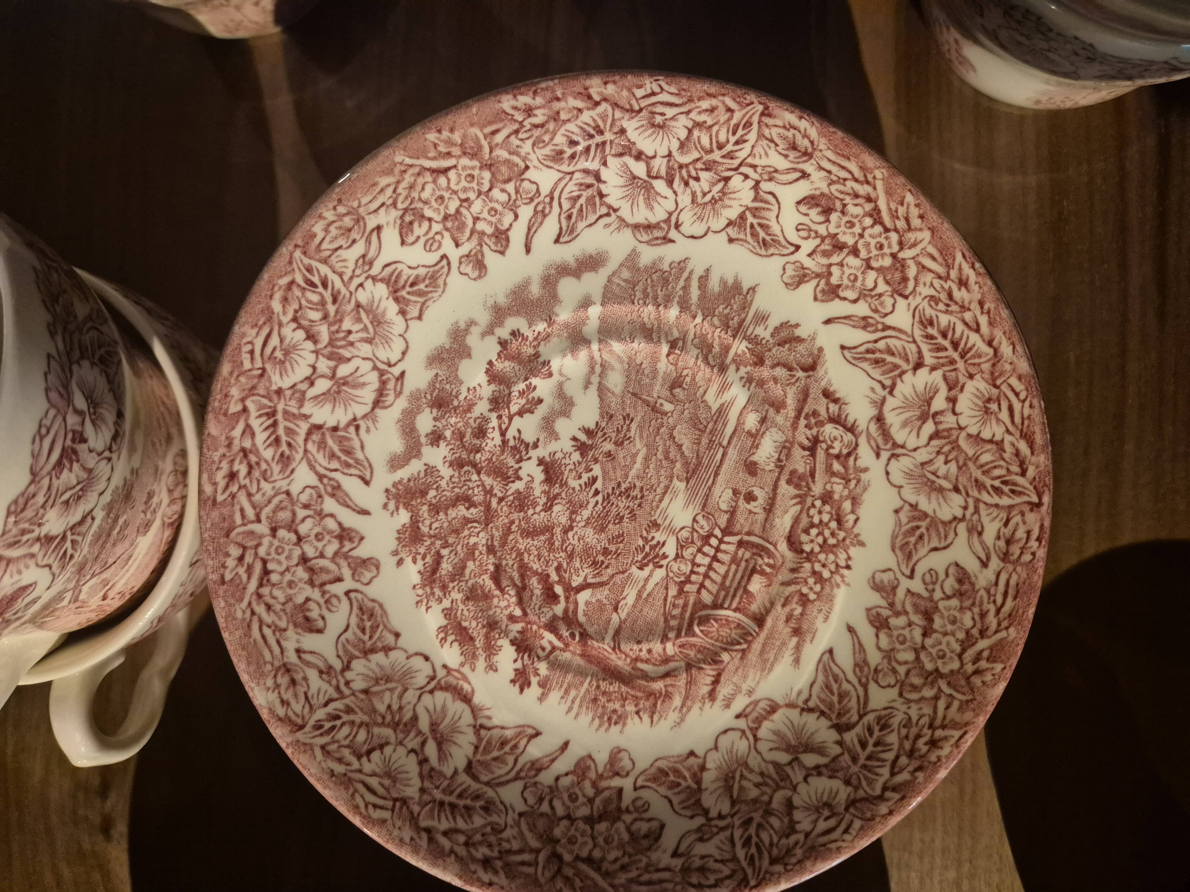 Important Porcelain Service EIT England
