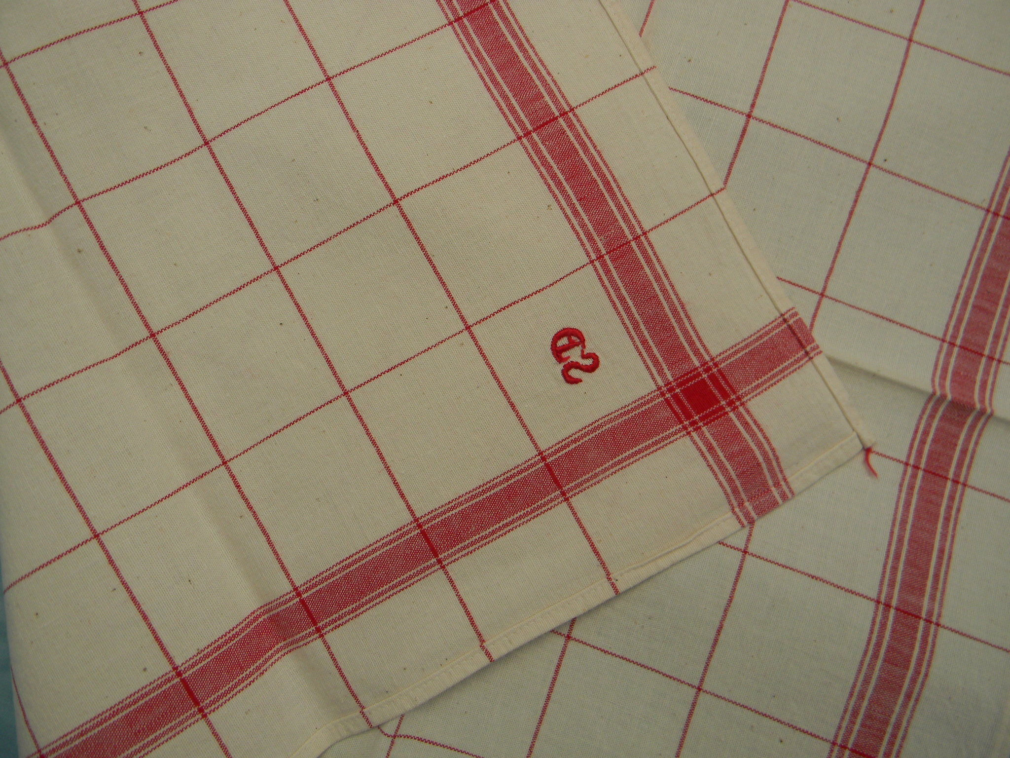 Set of 6 tea towels. Monogram SD.