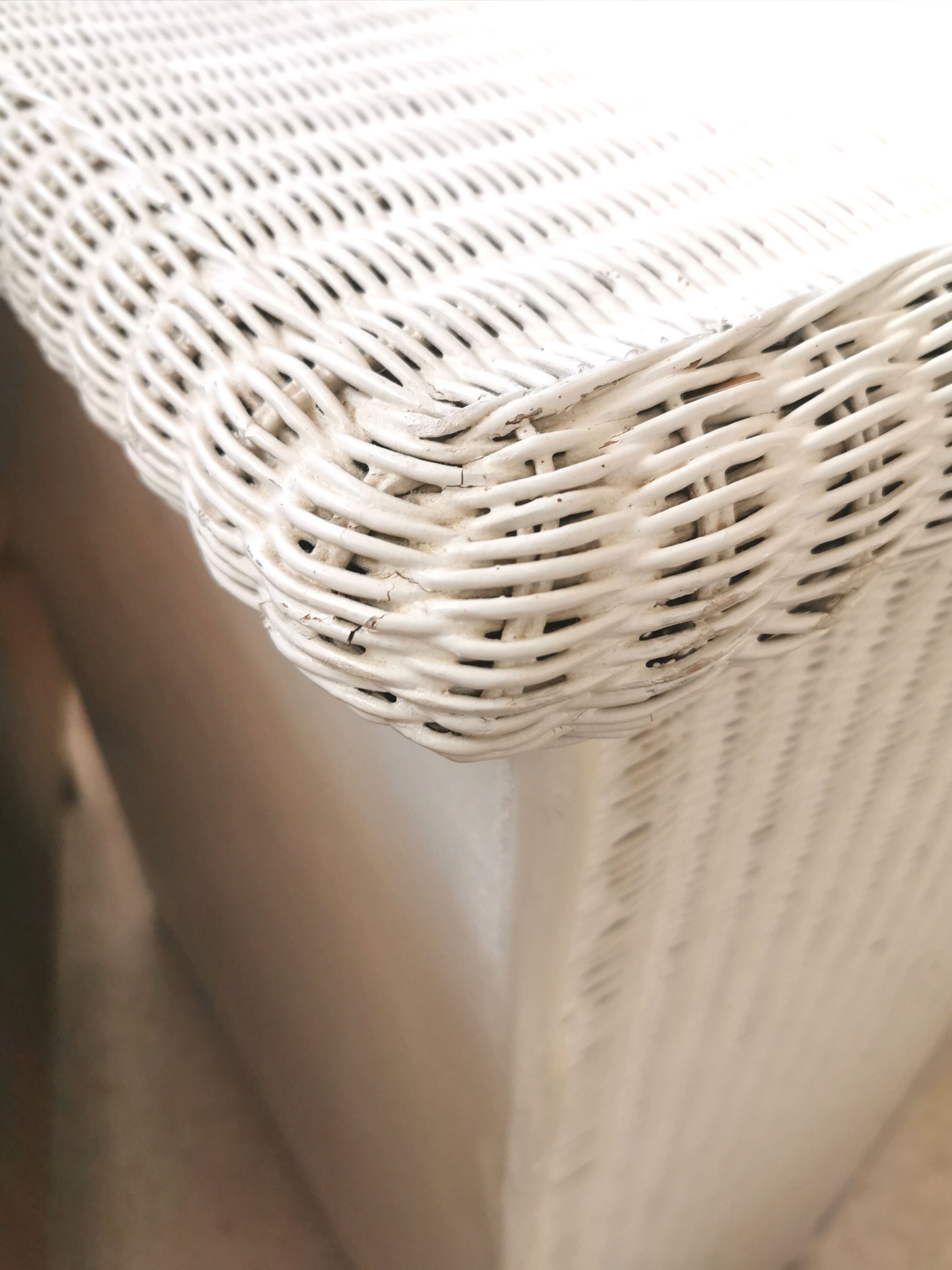 Chest of drawers in rattan