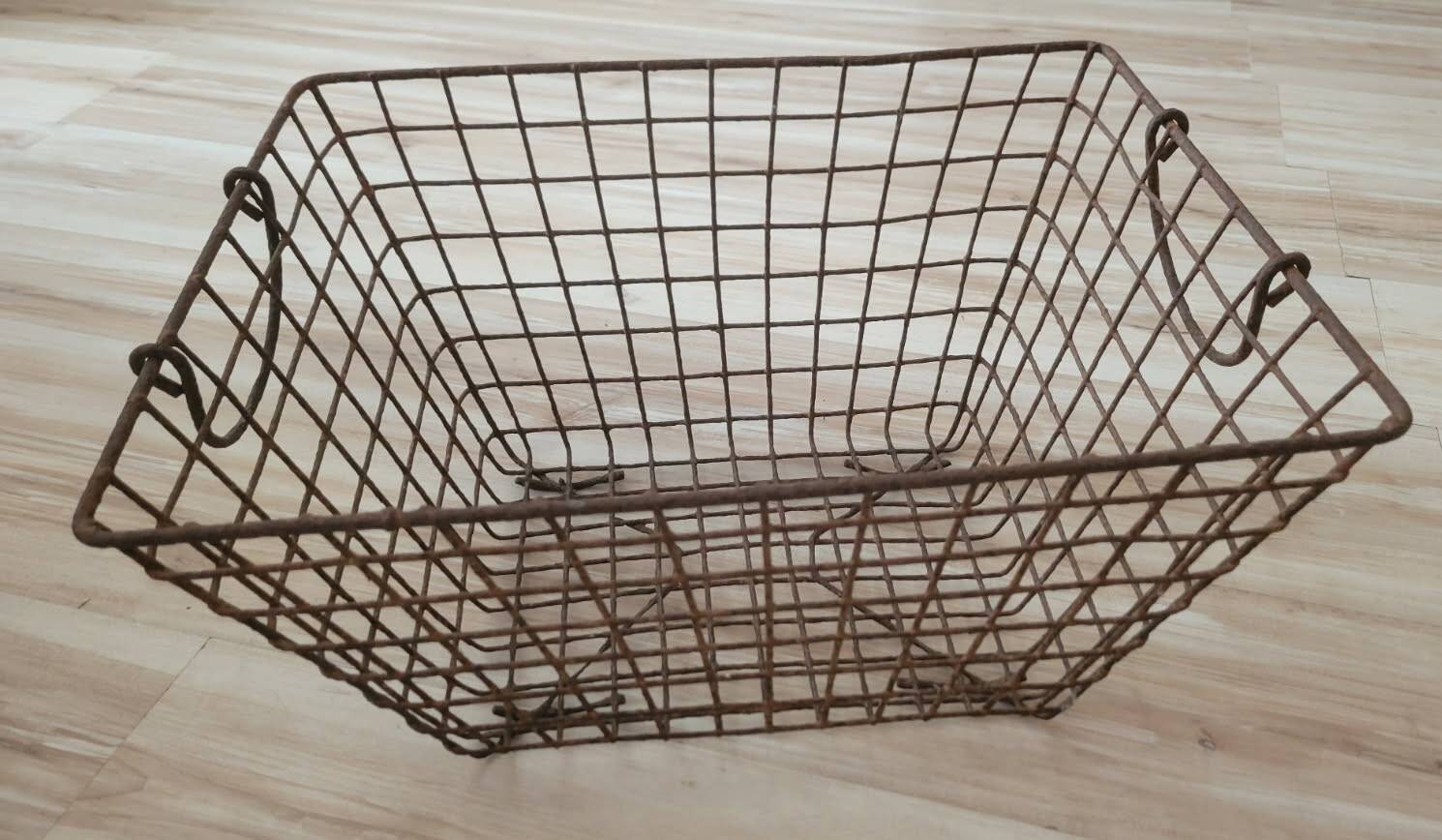 Man or oyster basket