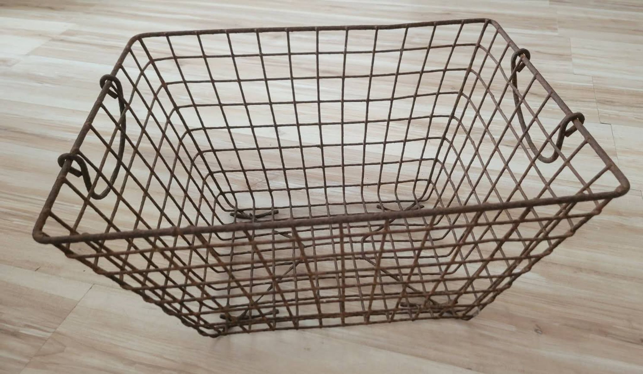 Man or oyster basket