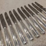 11 silver-plated metal lunch knives by Ravinet Coquille, 18cm