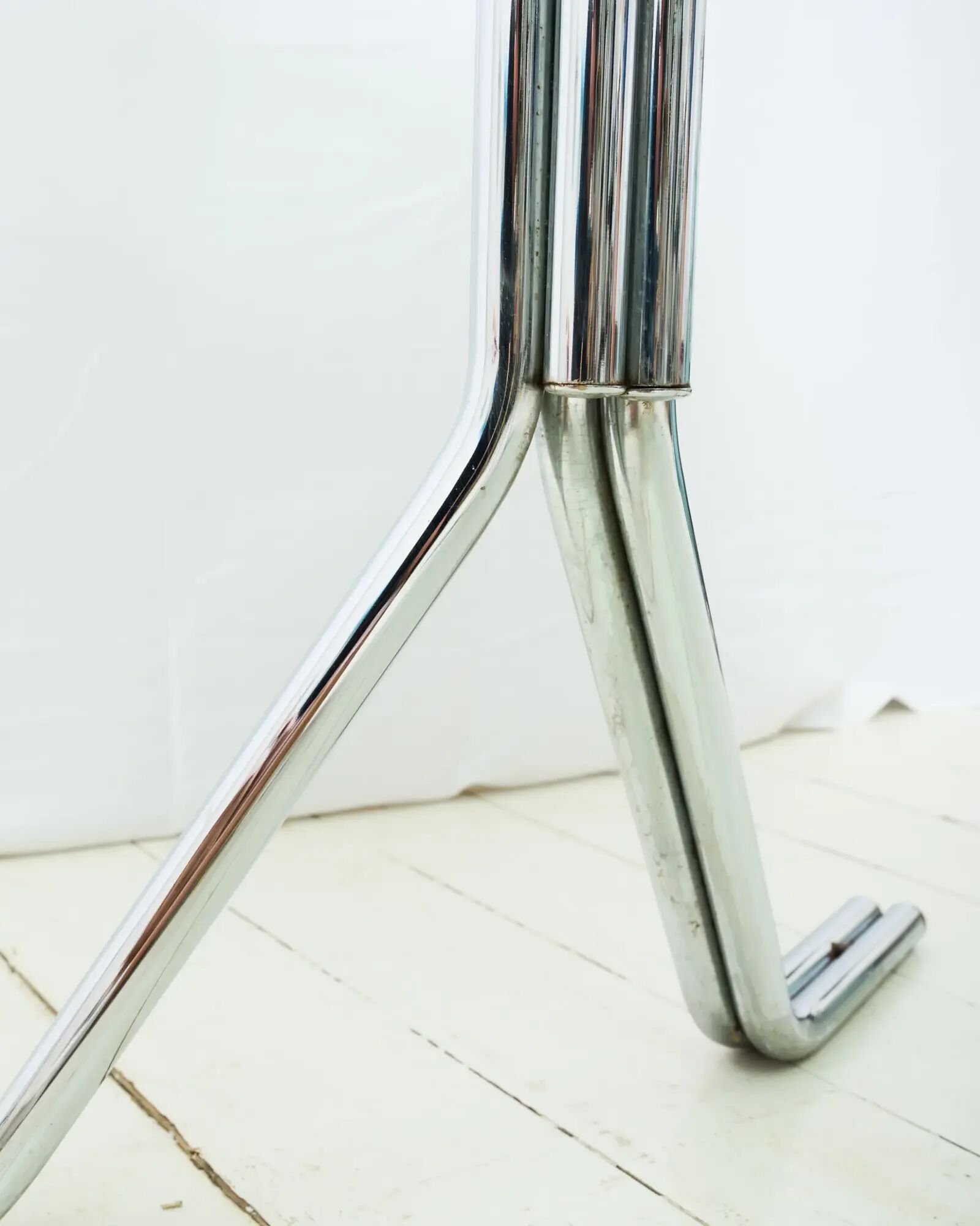 Dining table with double tubular chrome base, 1970s