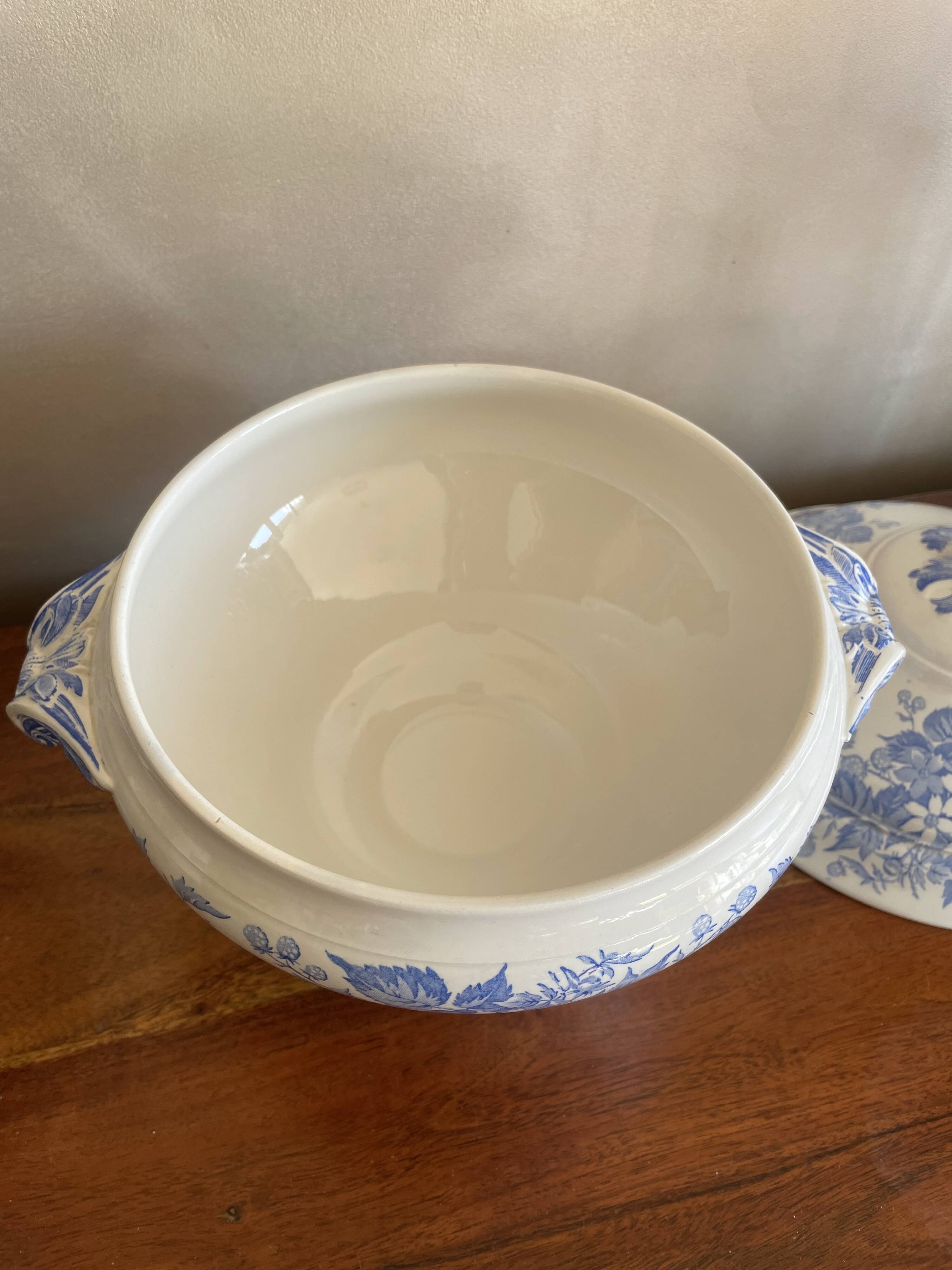 Sarreguemines Rubia soup tureen