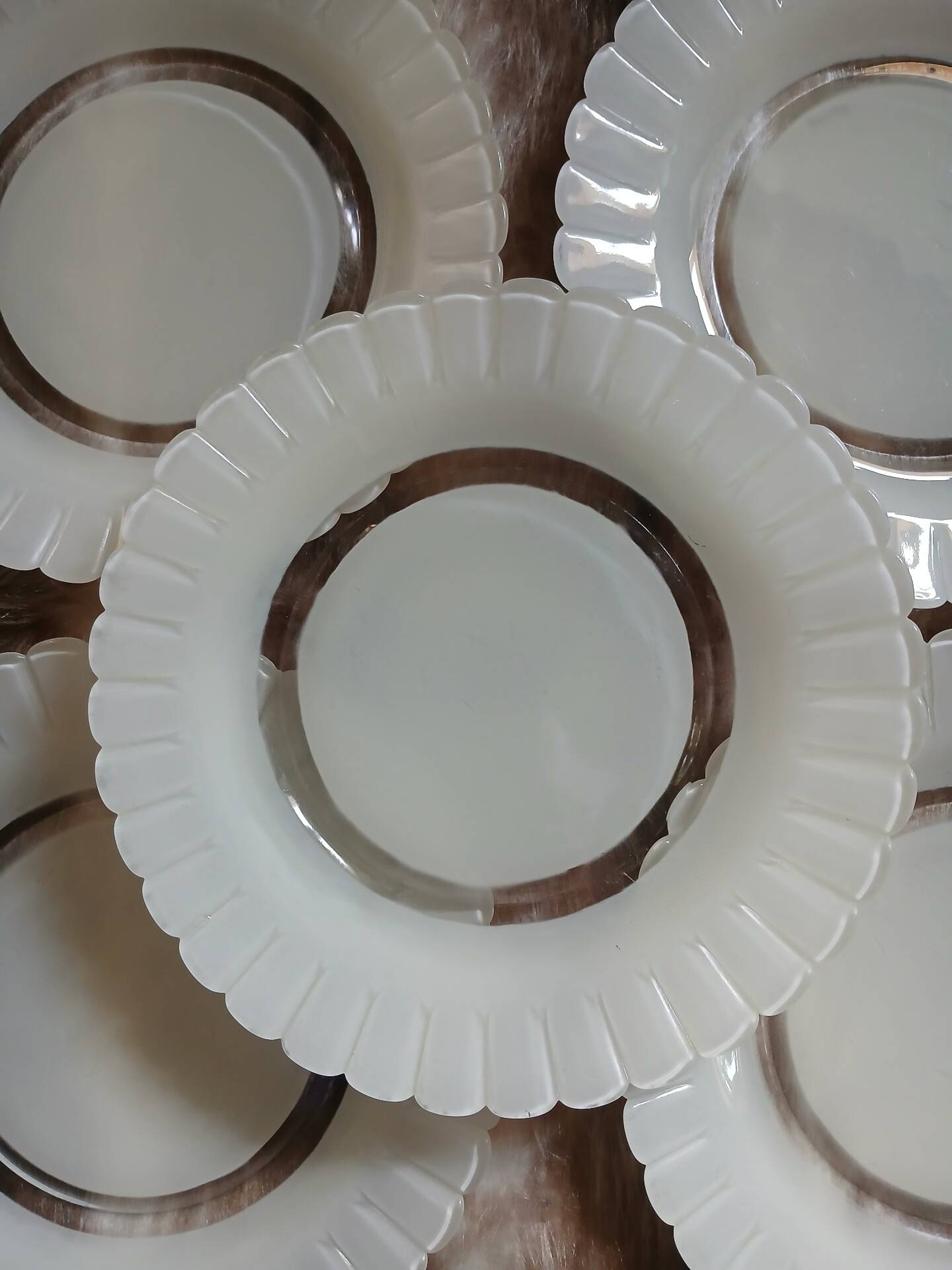 12 vintage Duralex dessert plates