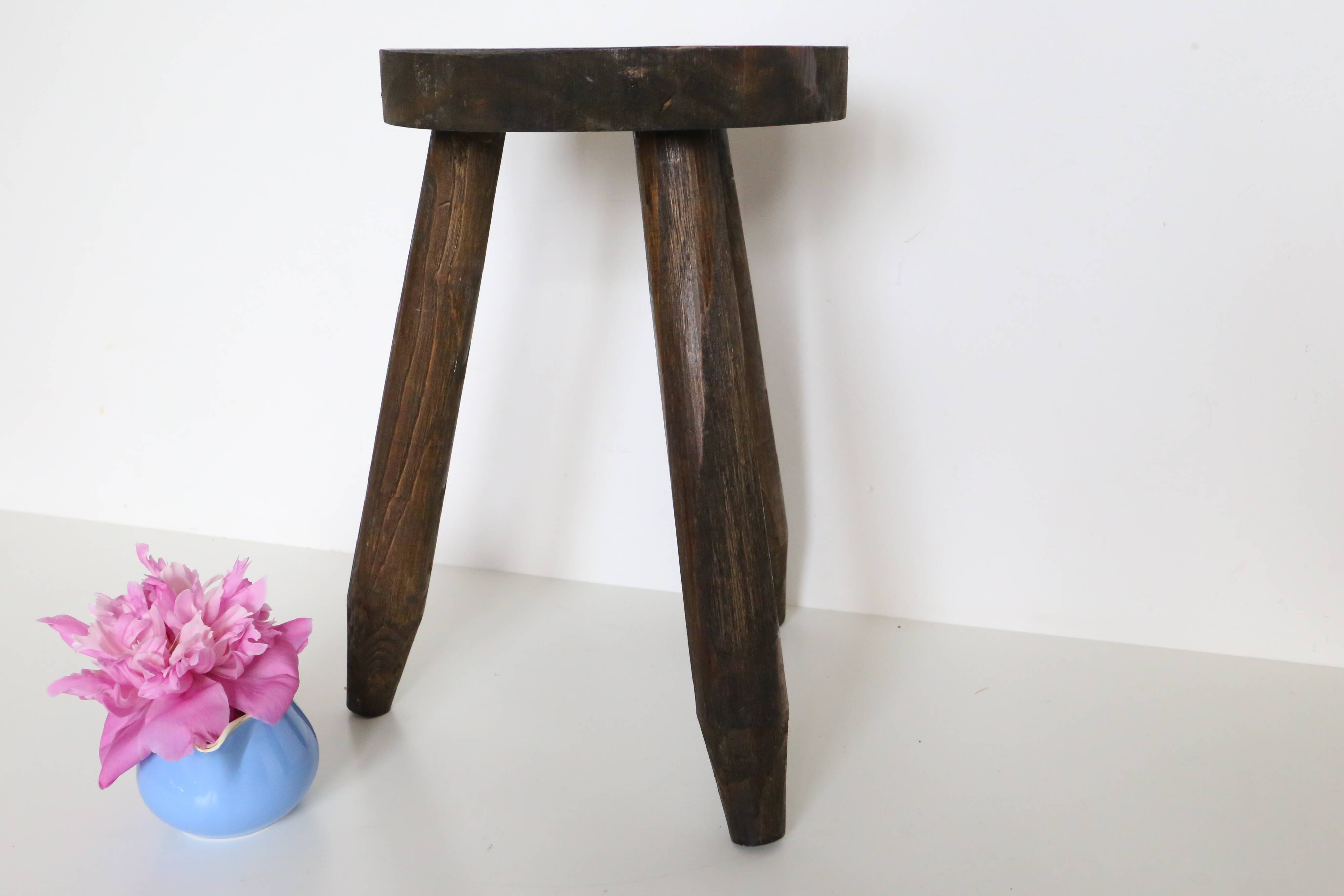 Farm tripod stool, rustic, vintage