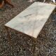 Table basse ancienne vintage avec plateau marbre