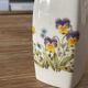 Vase en porcelaine à décor floral