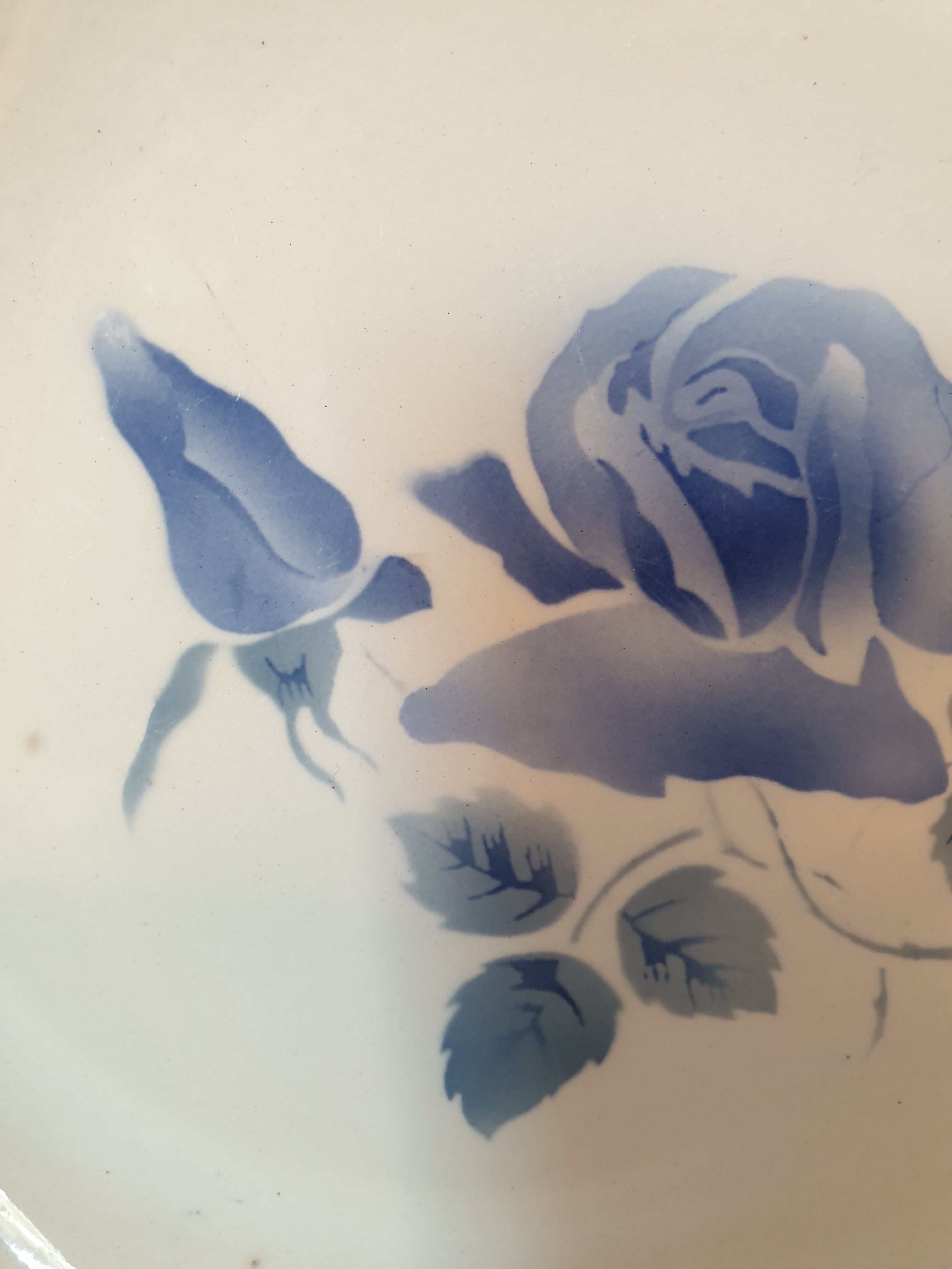 Digoin round and hollow dish