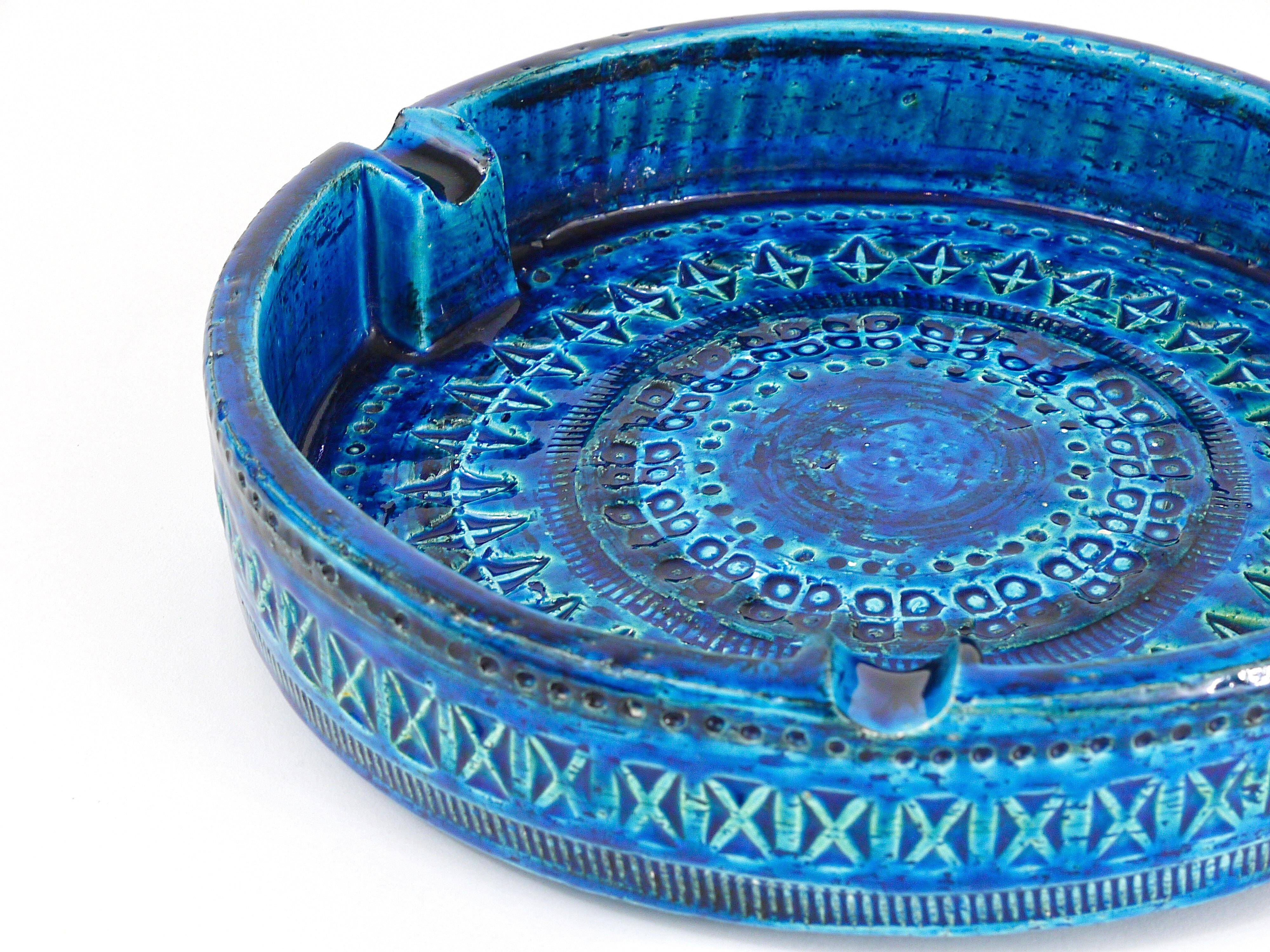 Aldo Londi Bitossi very large round ashtray Rimini blue enamel mid-century, 1950s