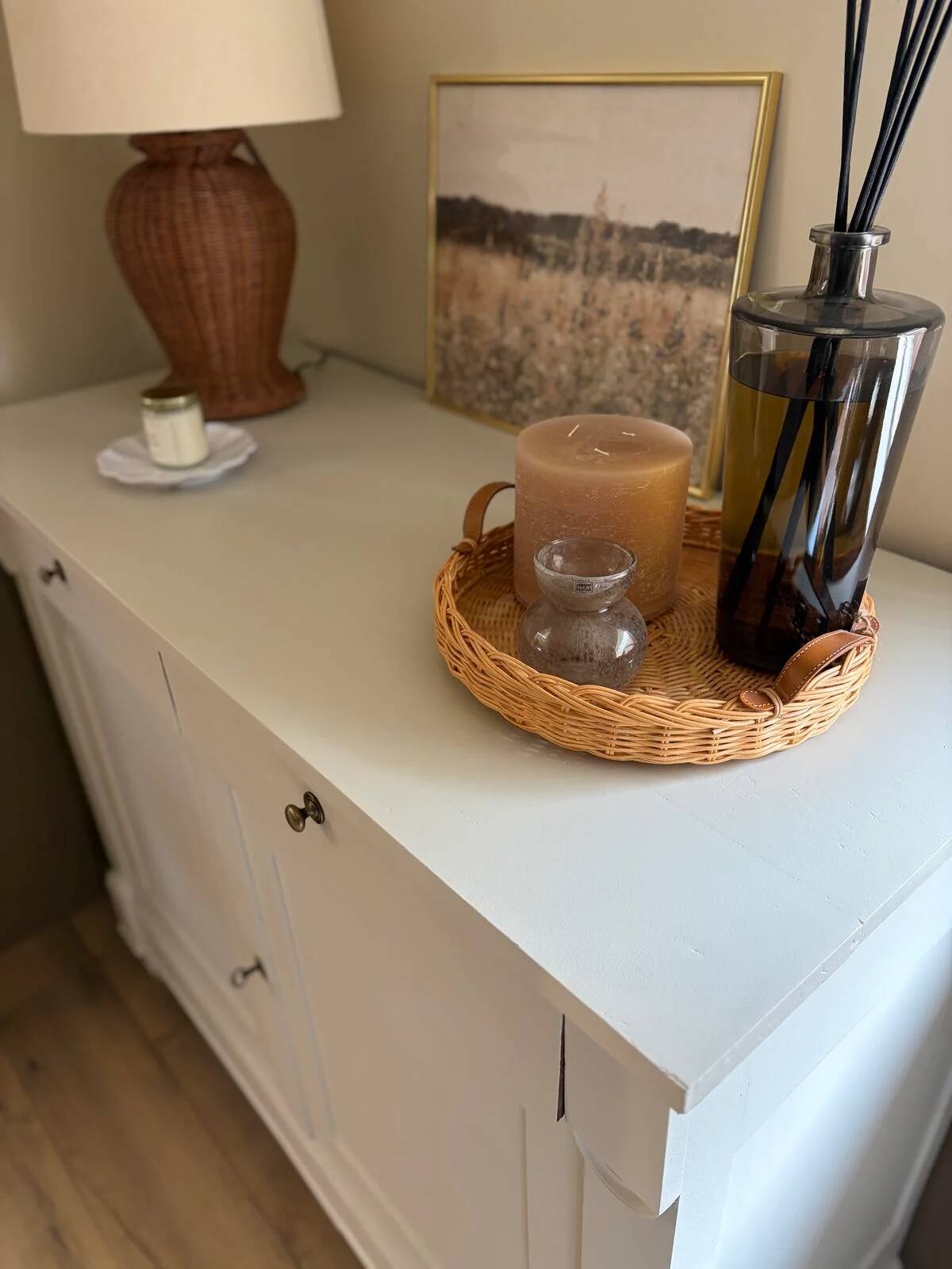 Buffet haut en bois peint - greige